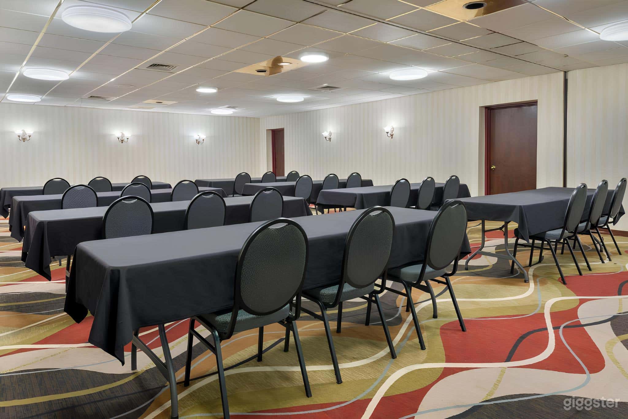 Crystal Room Photo 2