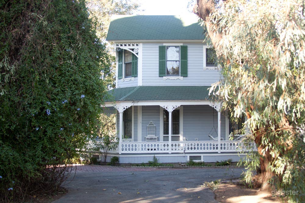 Victorian Farmhouse w/ Cornfield on 6 Acre Farm Photo 3