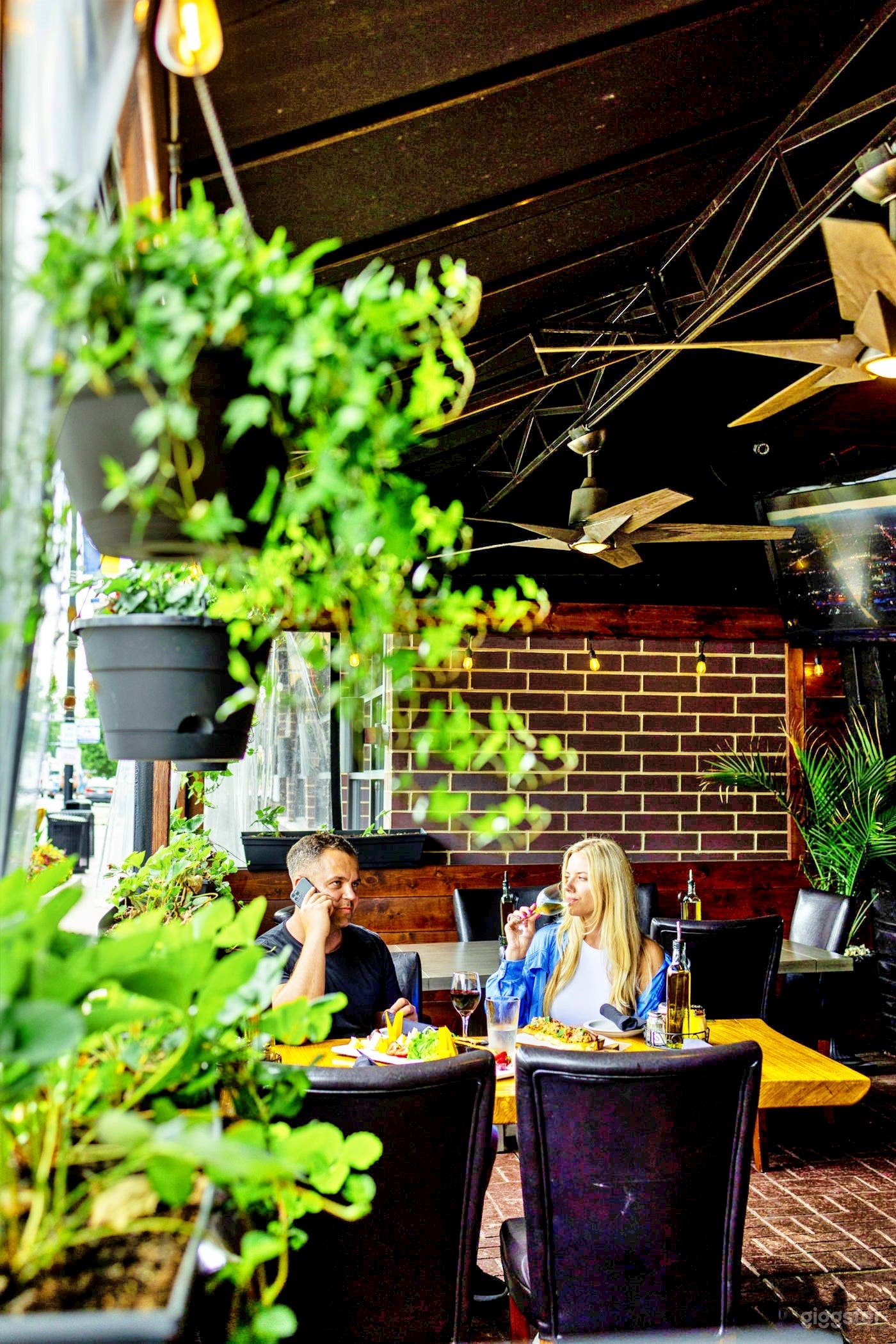 Covered Outdoor Patio in Modern Restaurant Photo 2
