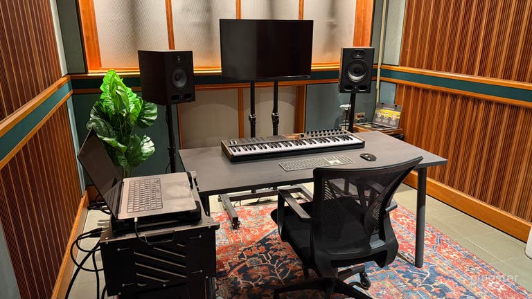  Intimate Music Studio 