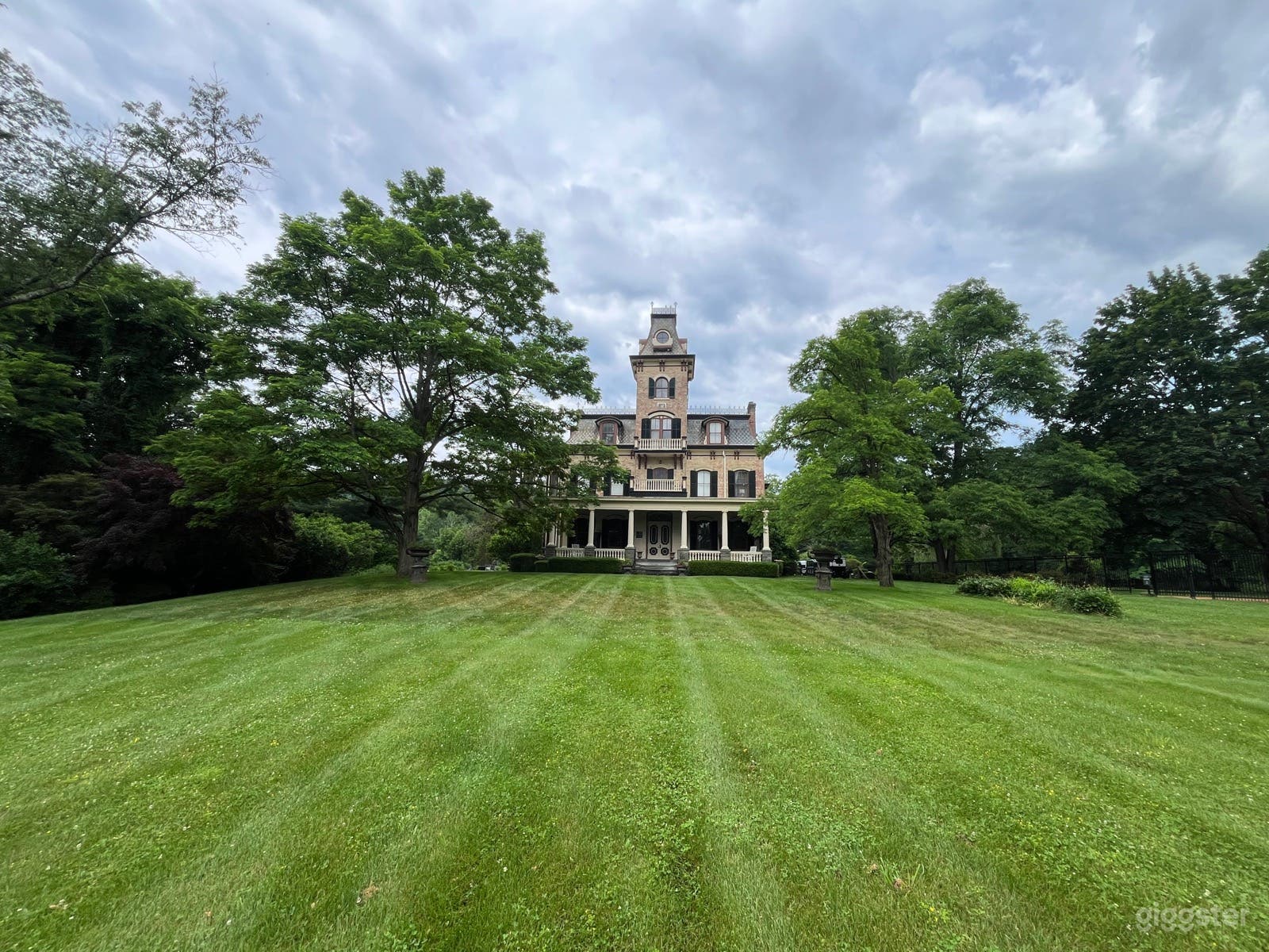 Elegant, Old-World Kingston Estate Photo 1