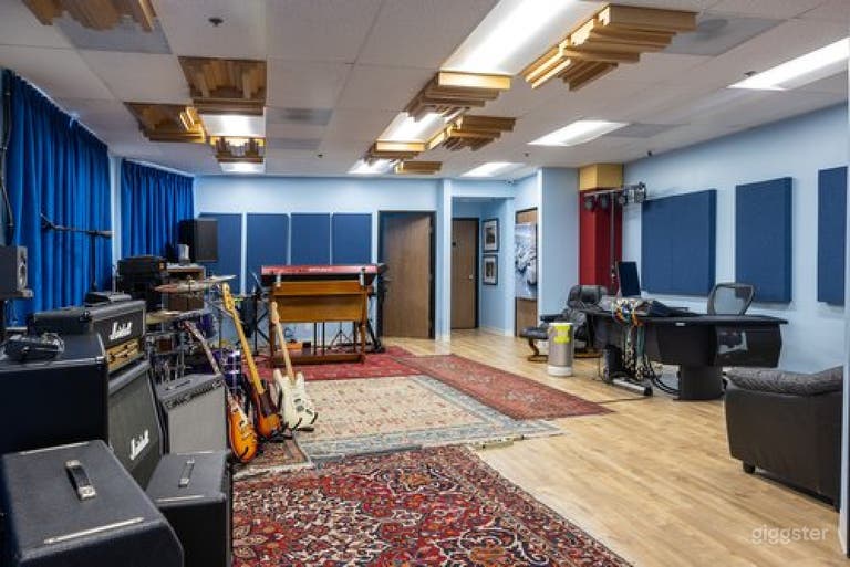  Well Equipped Recording Studio (B) in Carlsbad 