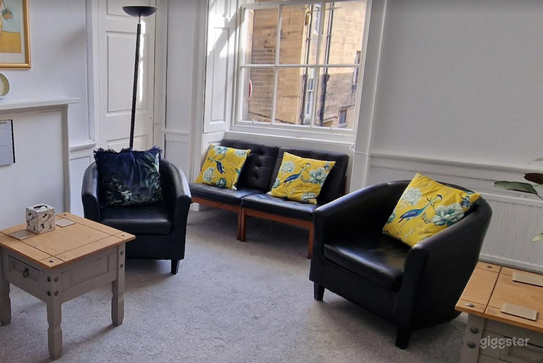  Cozy Meeting Room 2 in Edinburgh 