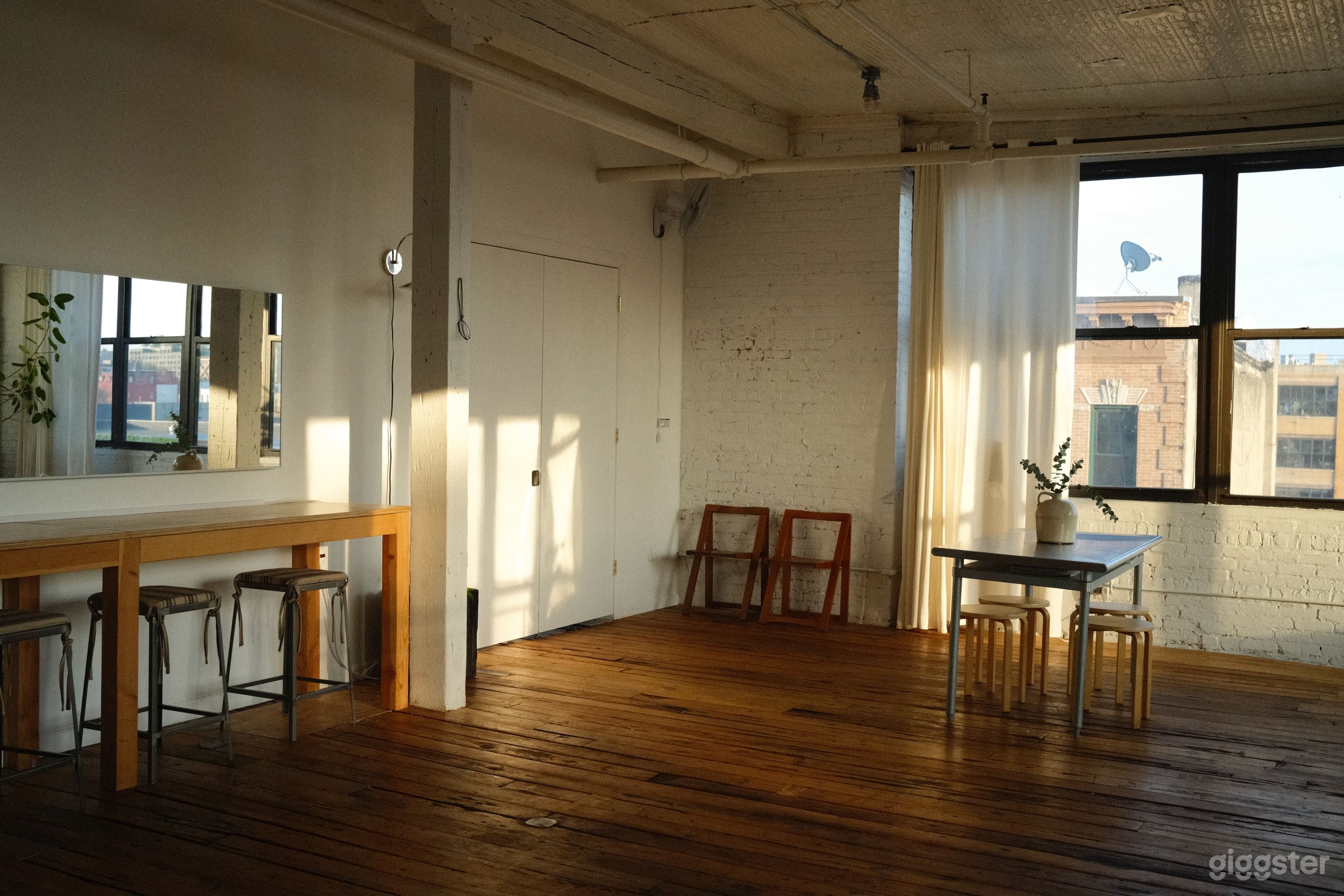 Photo of the space has been taken in May, around 4pm.