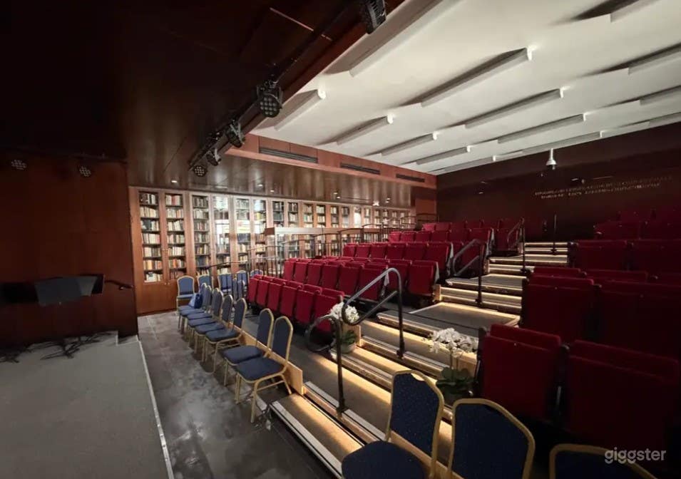 Versatile School Concert Hall Photo 4