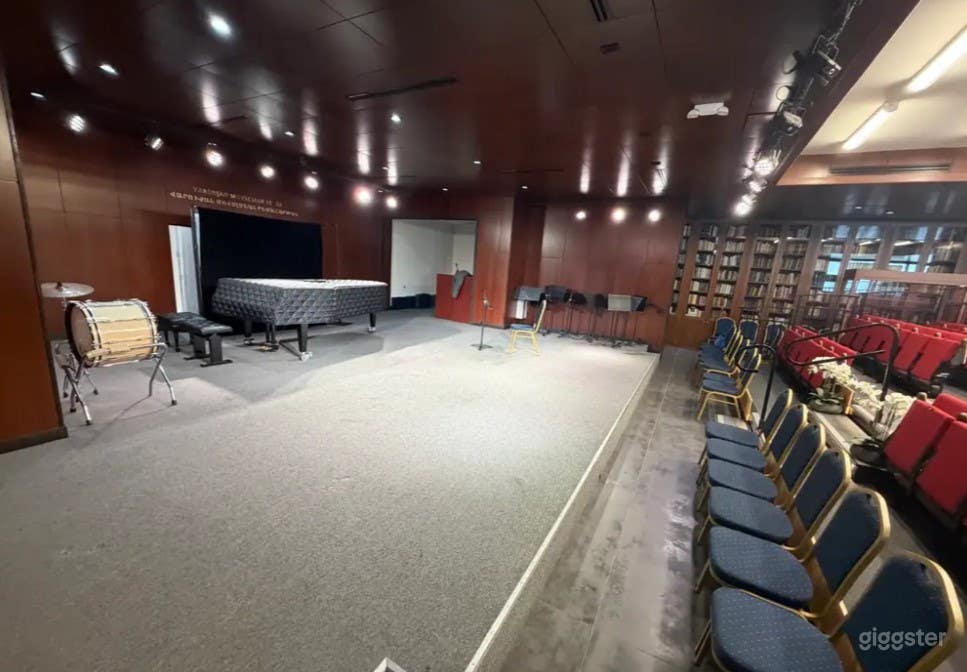 Versatile School Concert Hall Photo 2