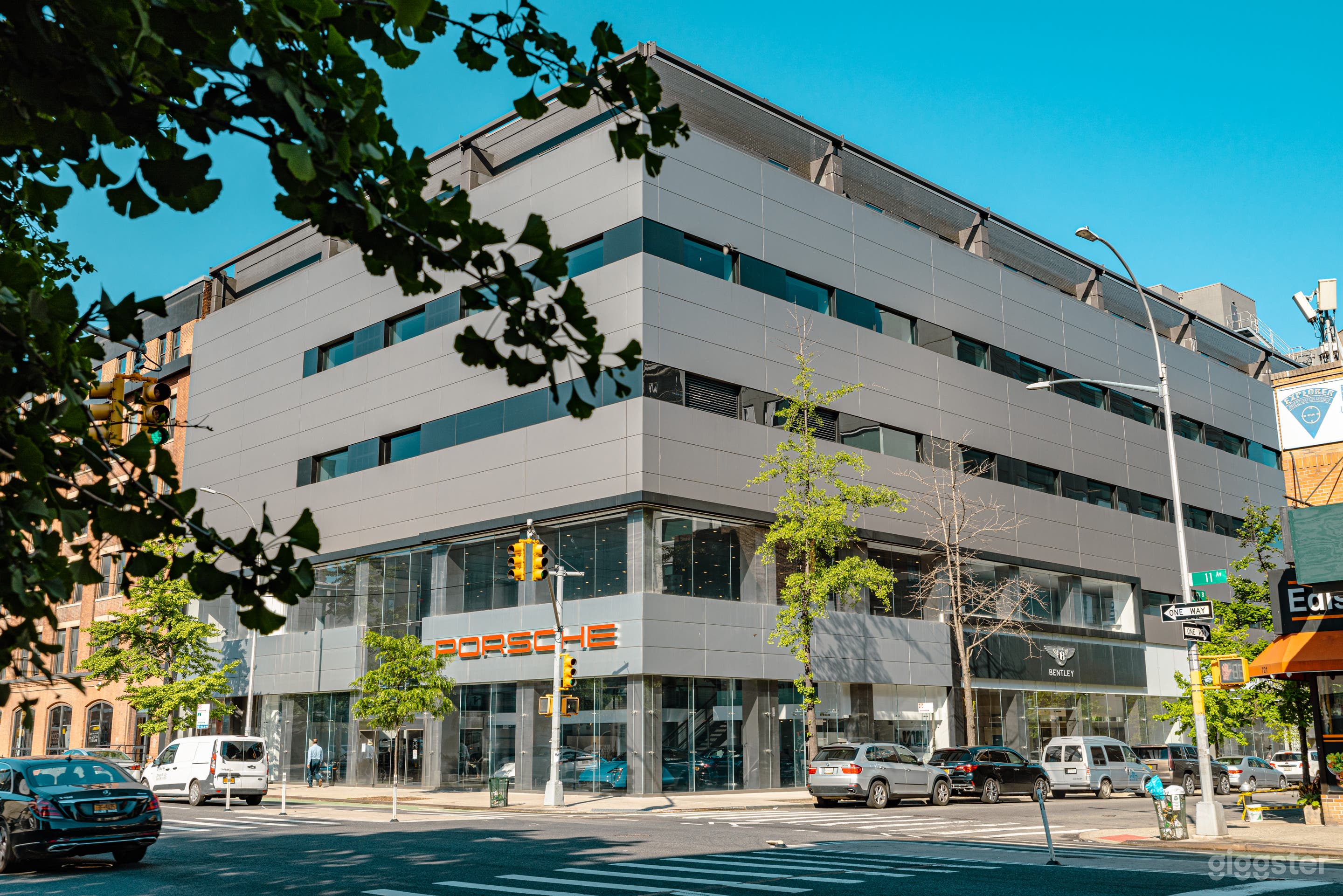 Manhattan Motorcars Inc. Photo 1