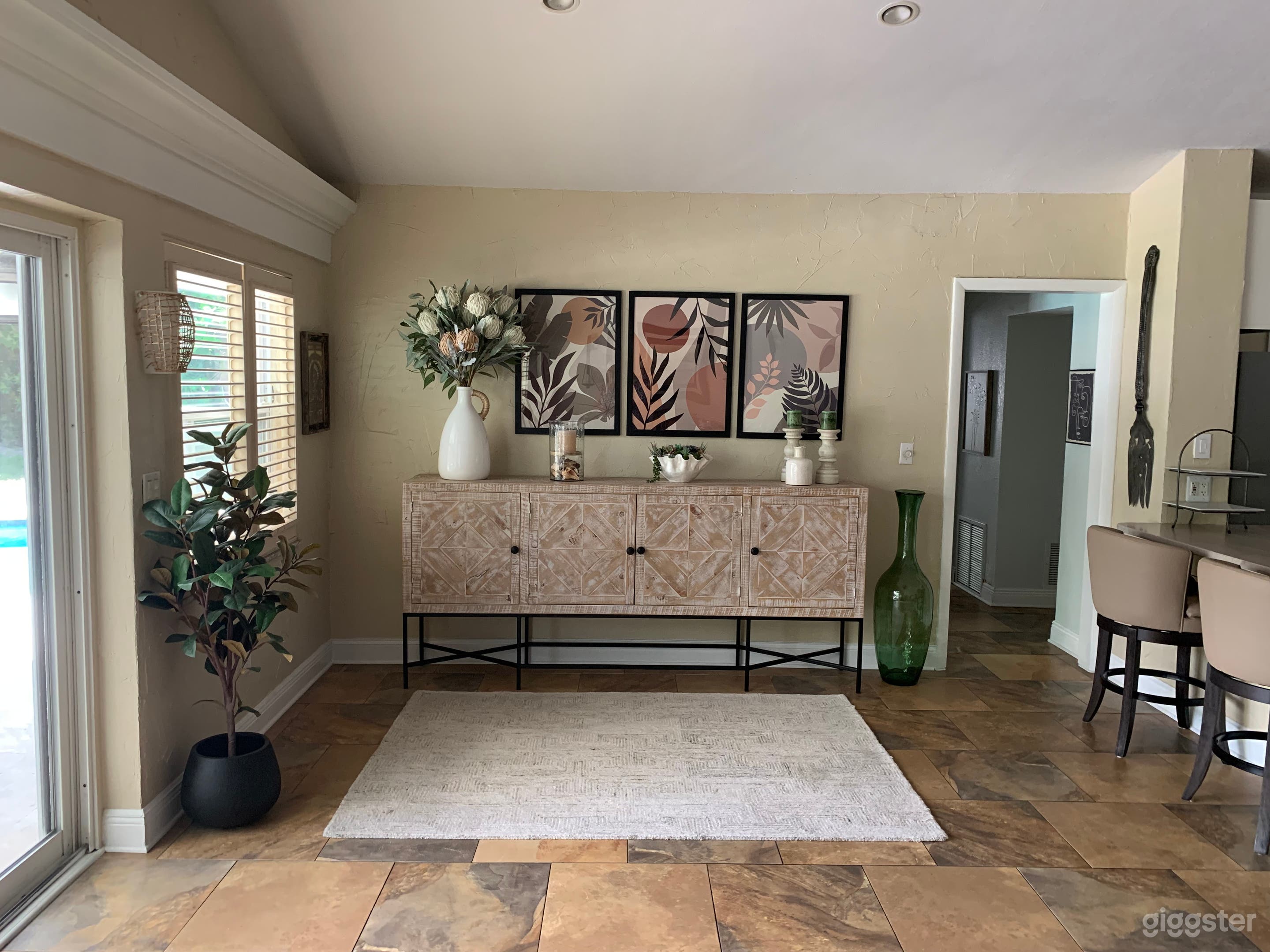 Charming Home for production/Shoots Photo 2