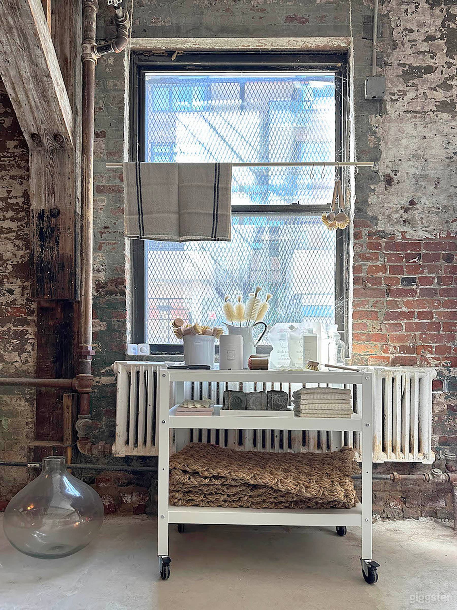 Gorgeous Retail Space in Prime Greenpoint Photo 1