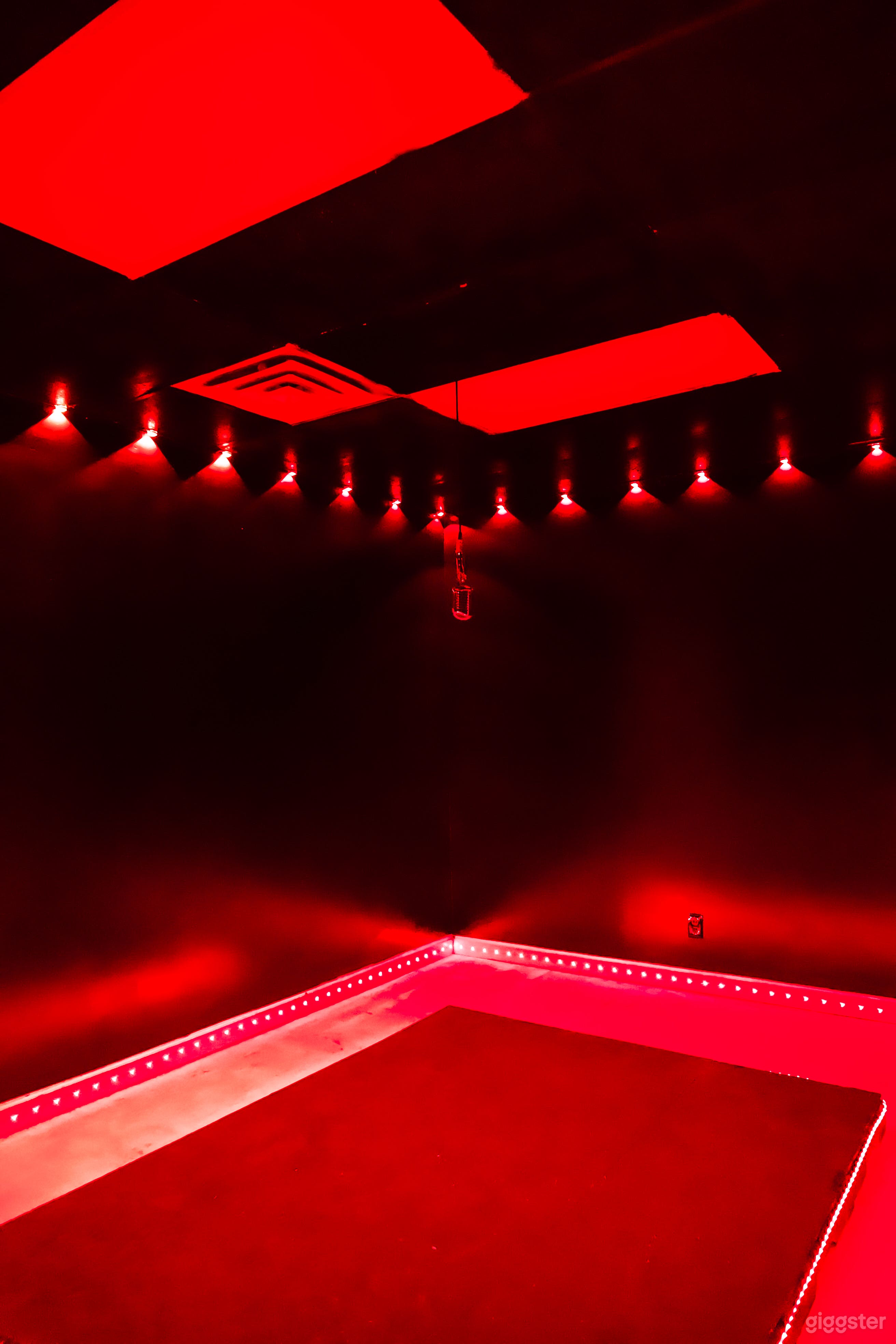 The Spotlight Room Photo 2