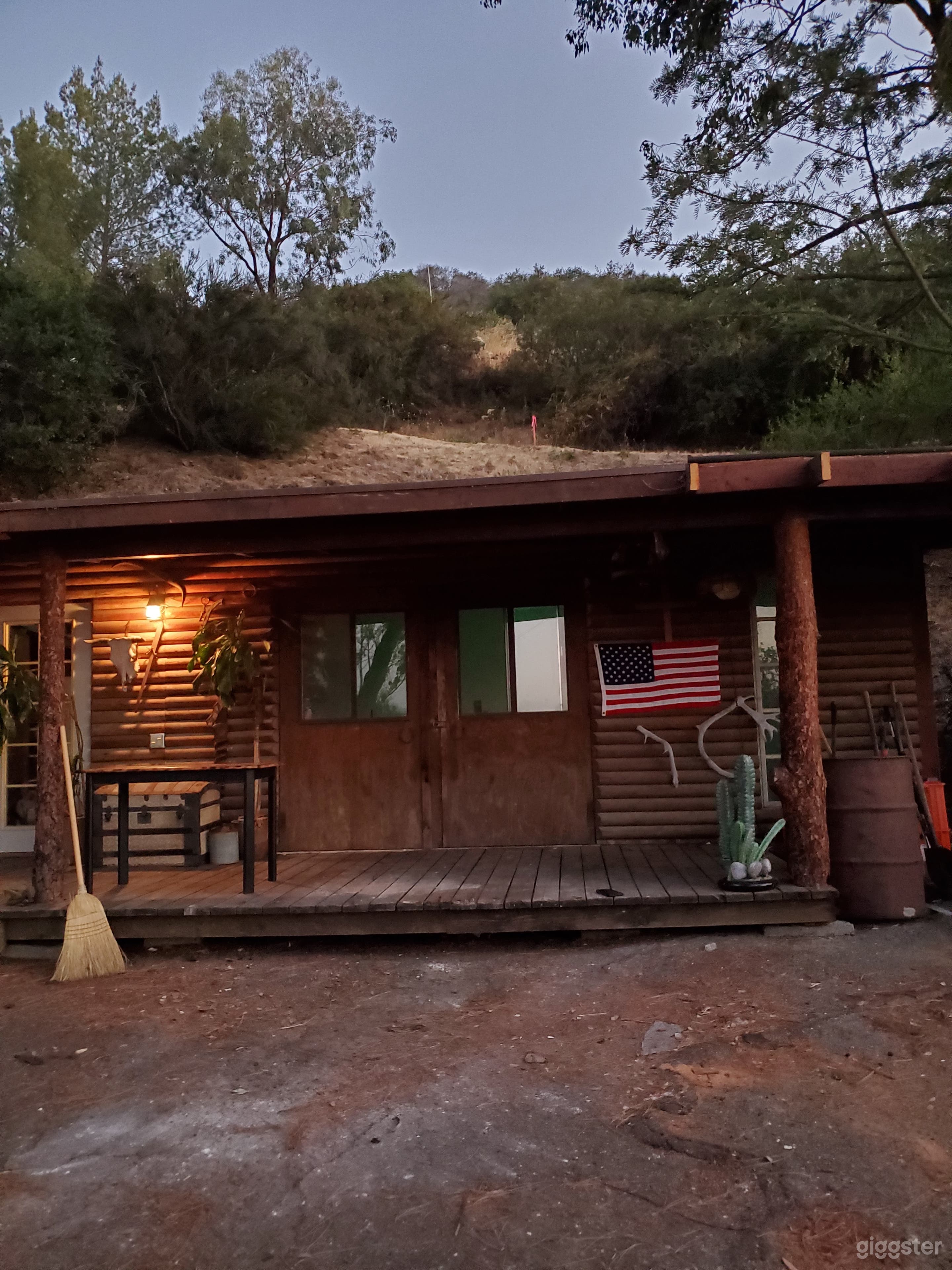 Western theme bar