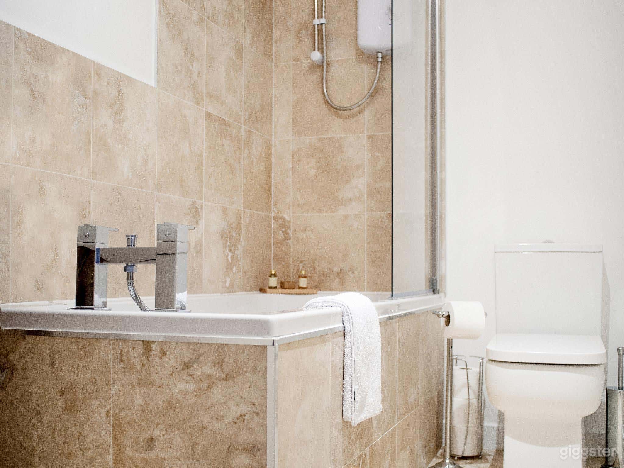 One Bedroom Standard Apartment Private Bathroom Photo 3