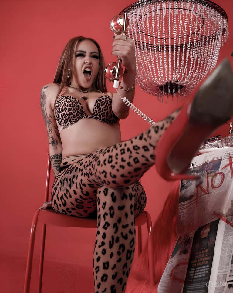  Framed In Red - A Moody, Bold, Cinematic Set 