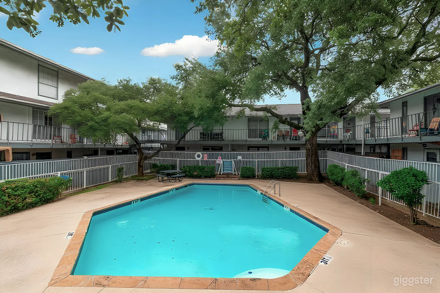 Comfortable First-Floor Getaway | Easy Airport Access Photo 4