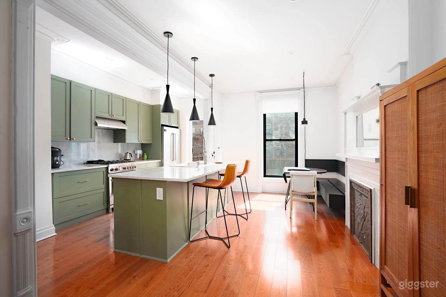 Renovated Parlor Brownstone Floor Photo 4