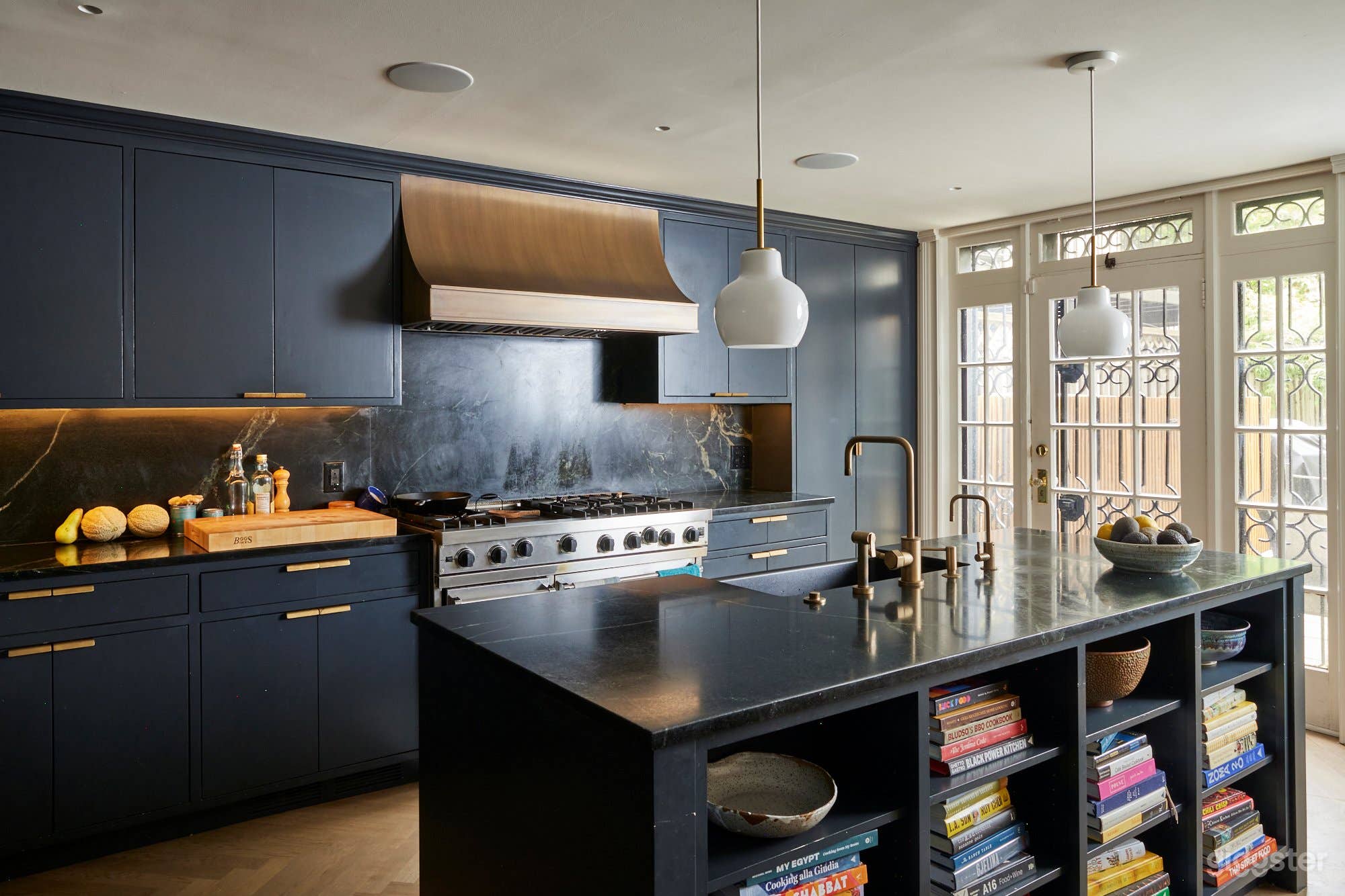 Elegant 1890s Brownstone in Park Slope Photo 3