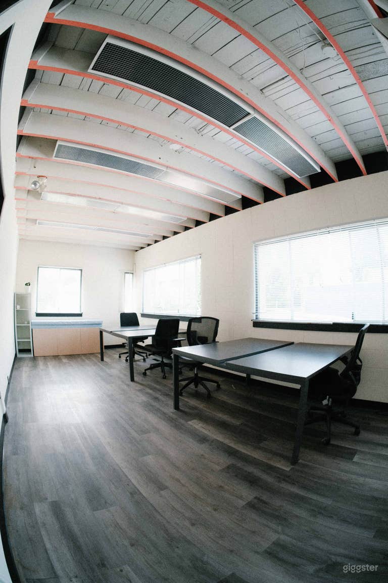  Cozy Office, Boardroom & Kitchen 