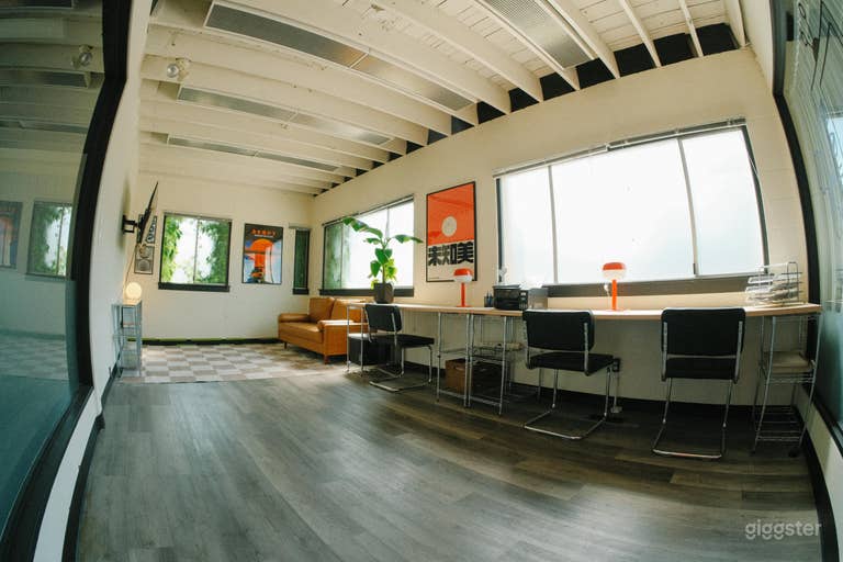  Cozy Office, Boardroom & Kitchen 