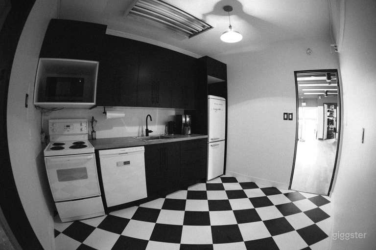  Cozy Office, Boardroom & Kitchen 