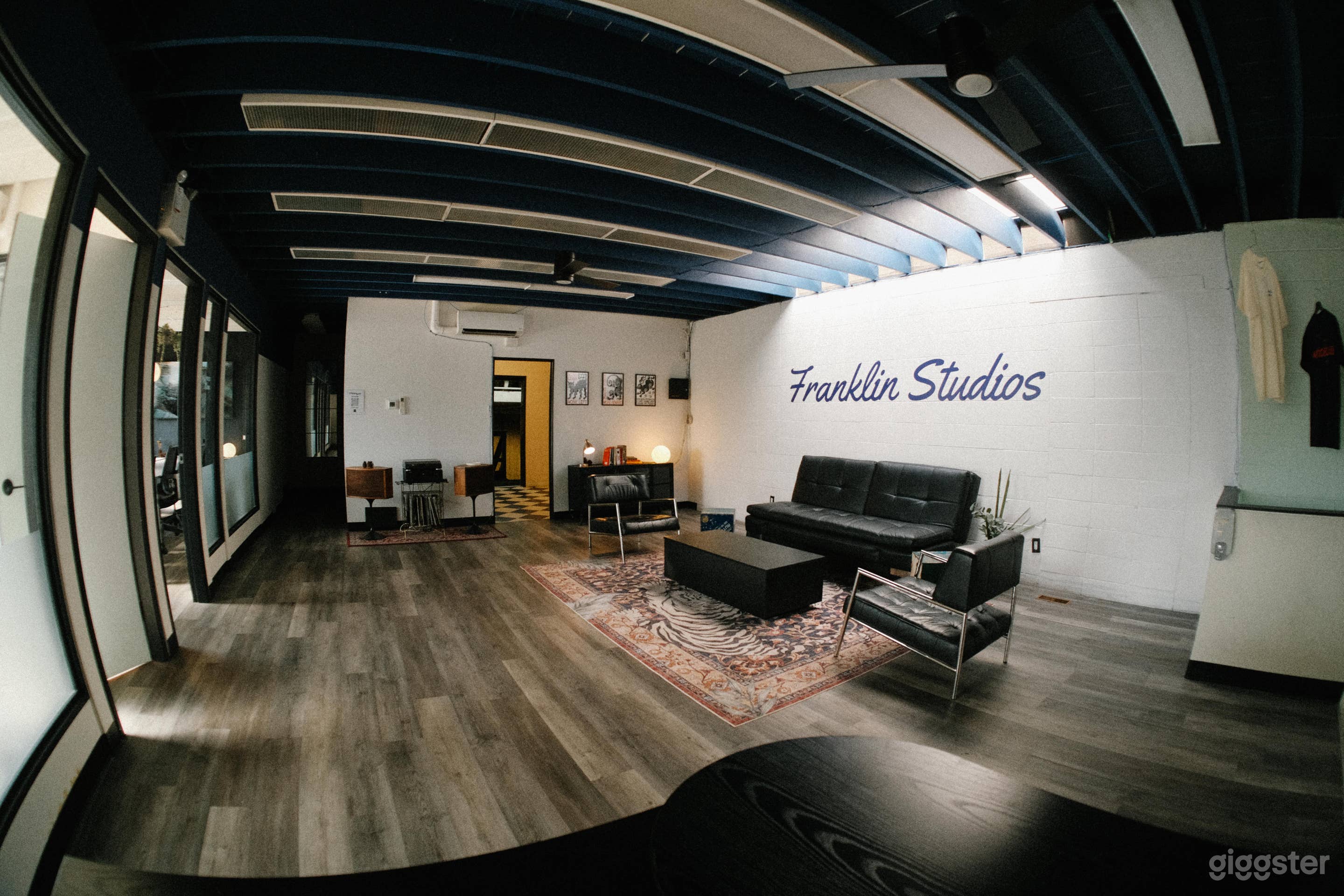 Cozy Office, Boardroom & Kitchen Photo 1