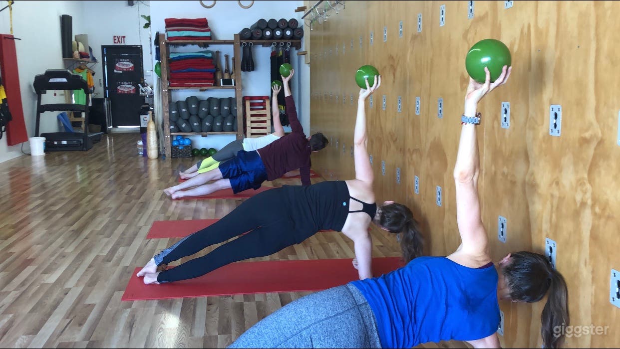 Captivating Yoga Studio in L.A. Photo 3