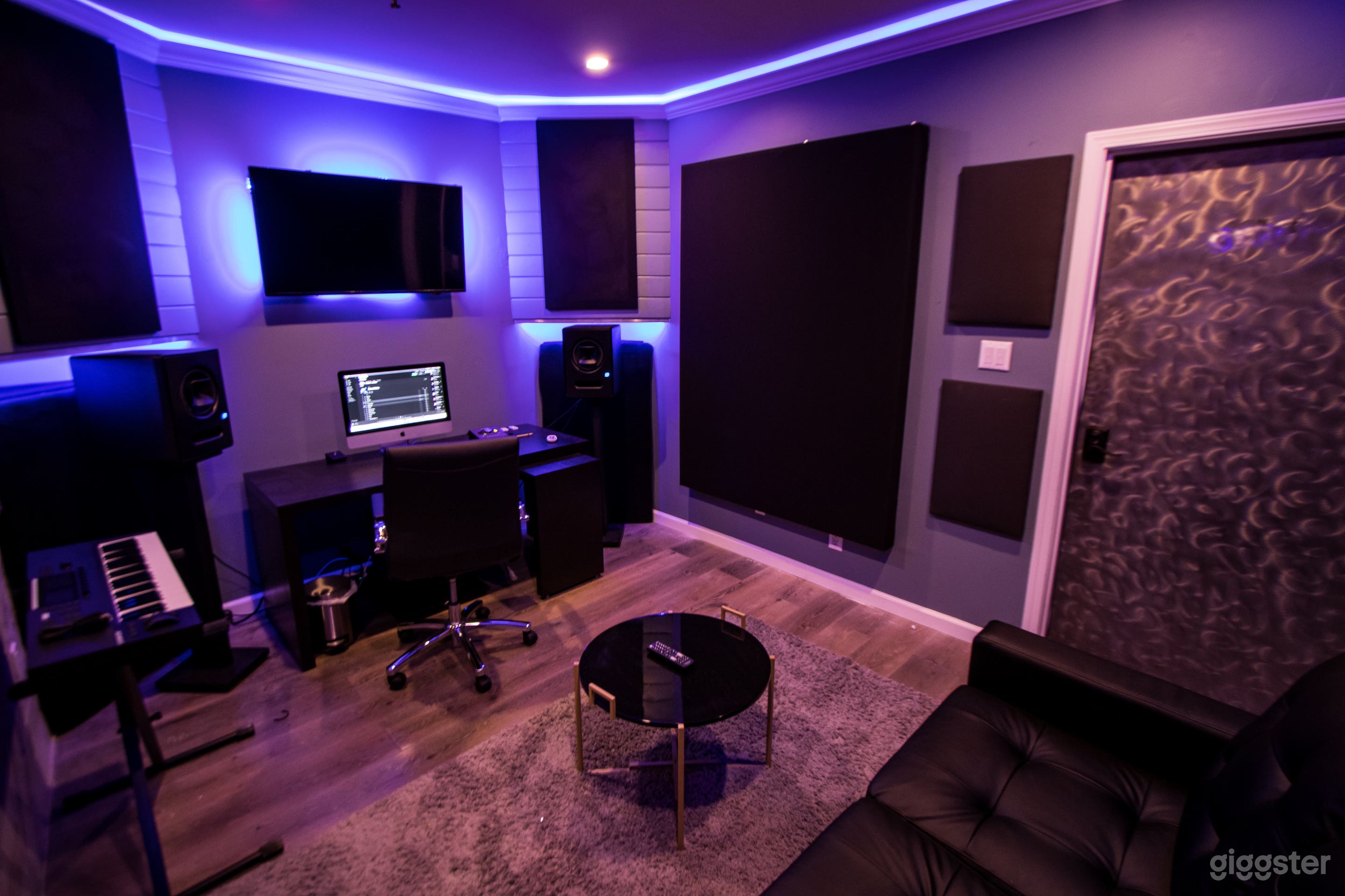 Optimized Production Studio With 40 SQ/F ISO Photo 4