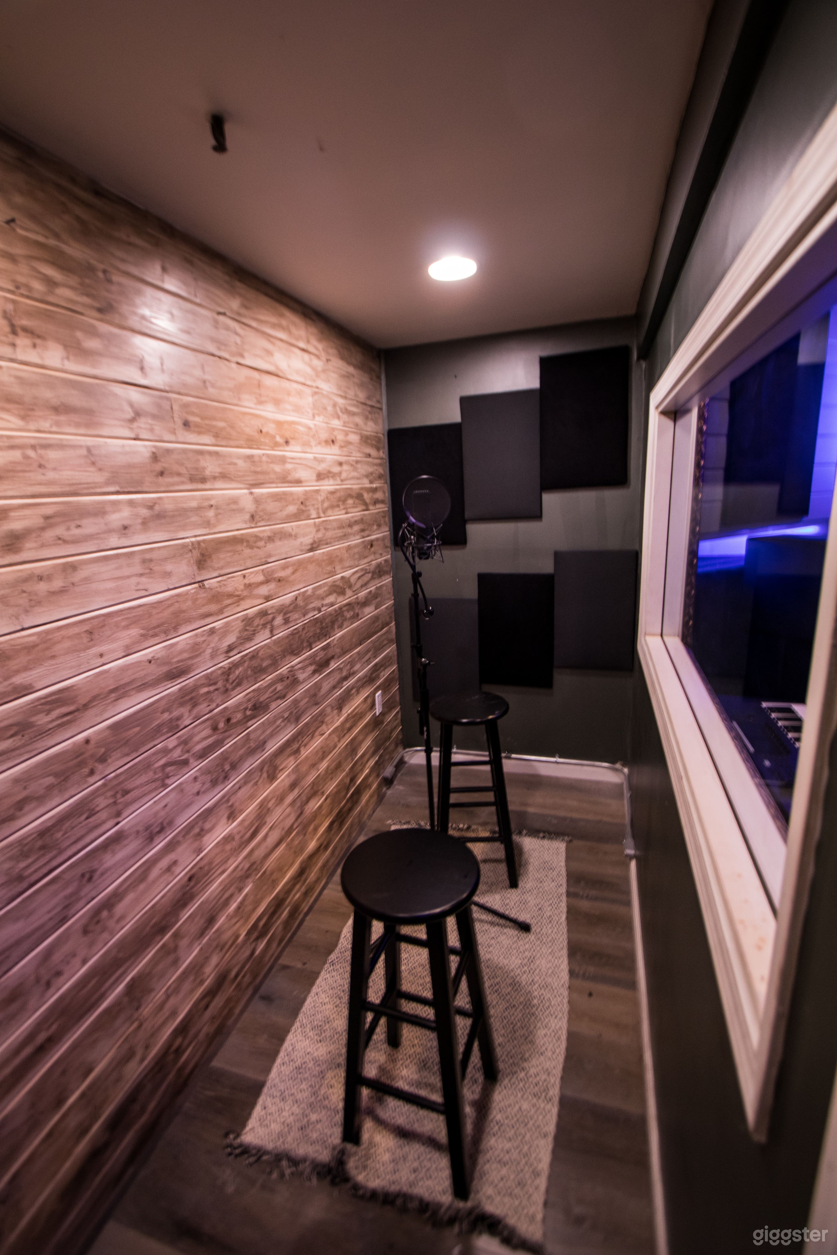 Optimized Production Studio With 40 SQ/F ISO Photo 3