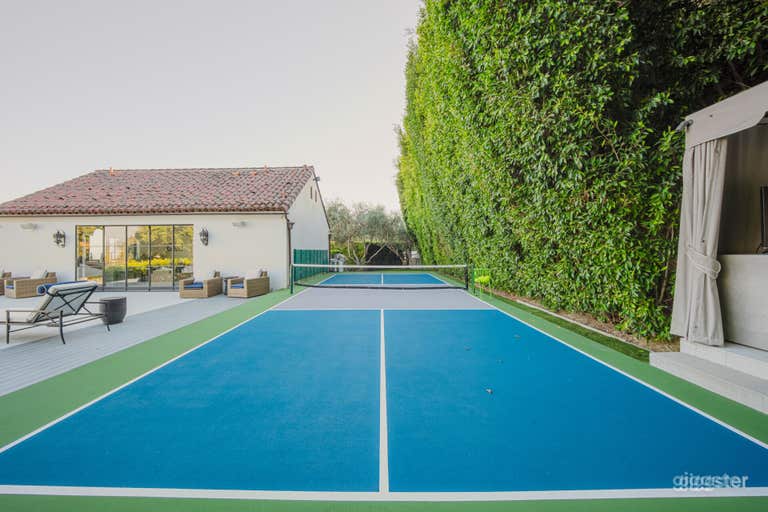  HOLLYWOOD HILLS TENNIS COURT WITH CITY VIEWS 