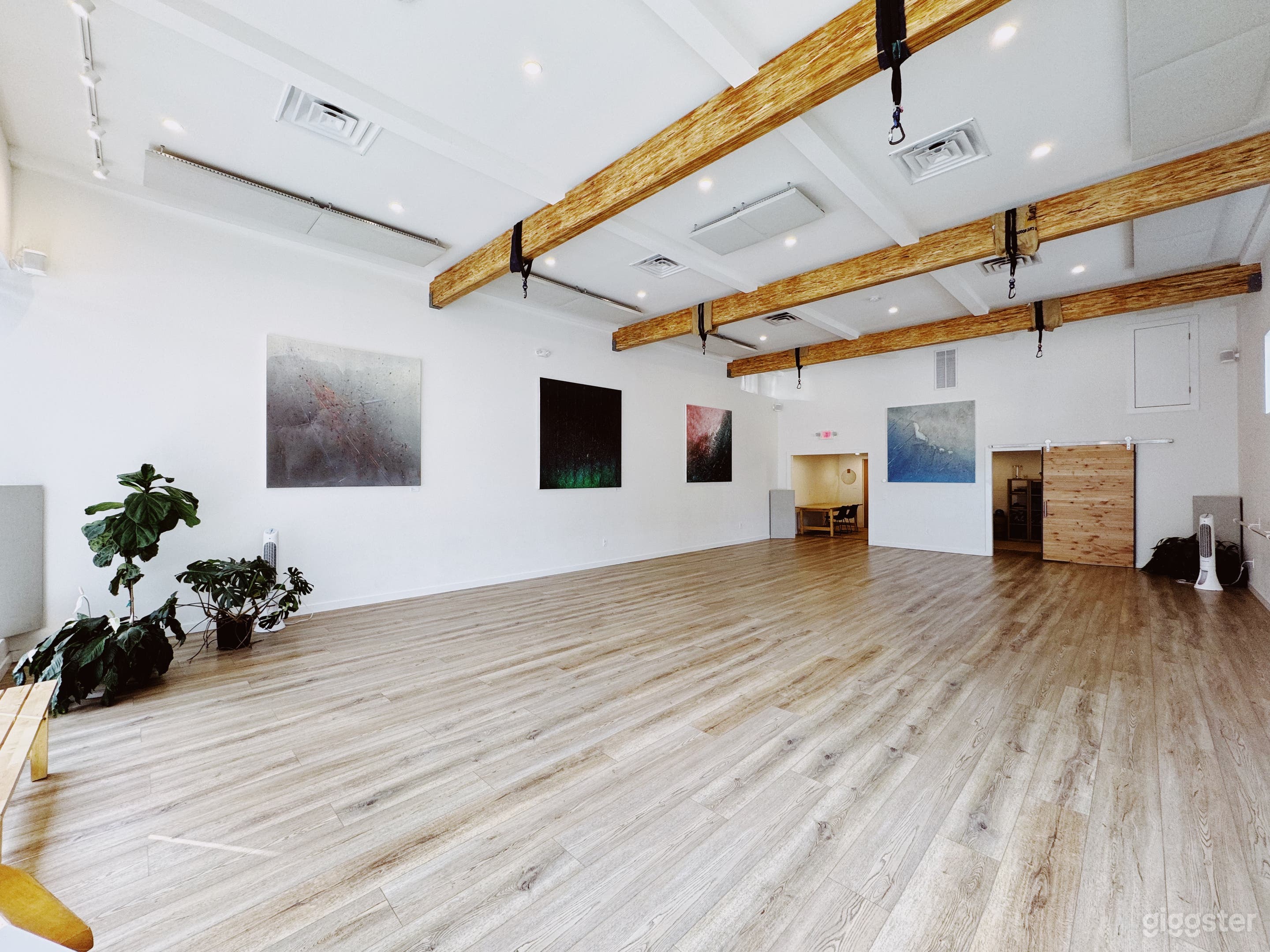 A stunning,light-filled,flexible studio space Photo 1