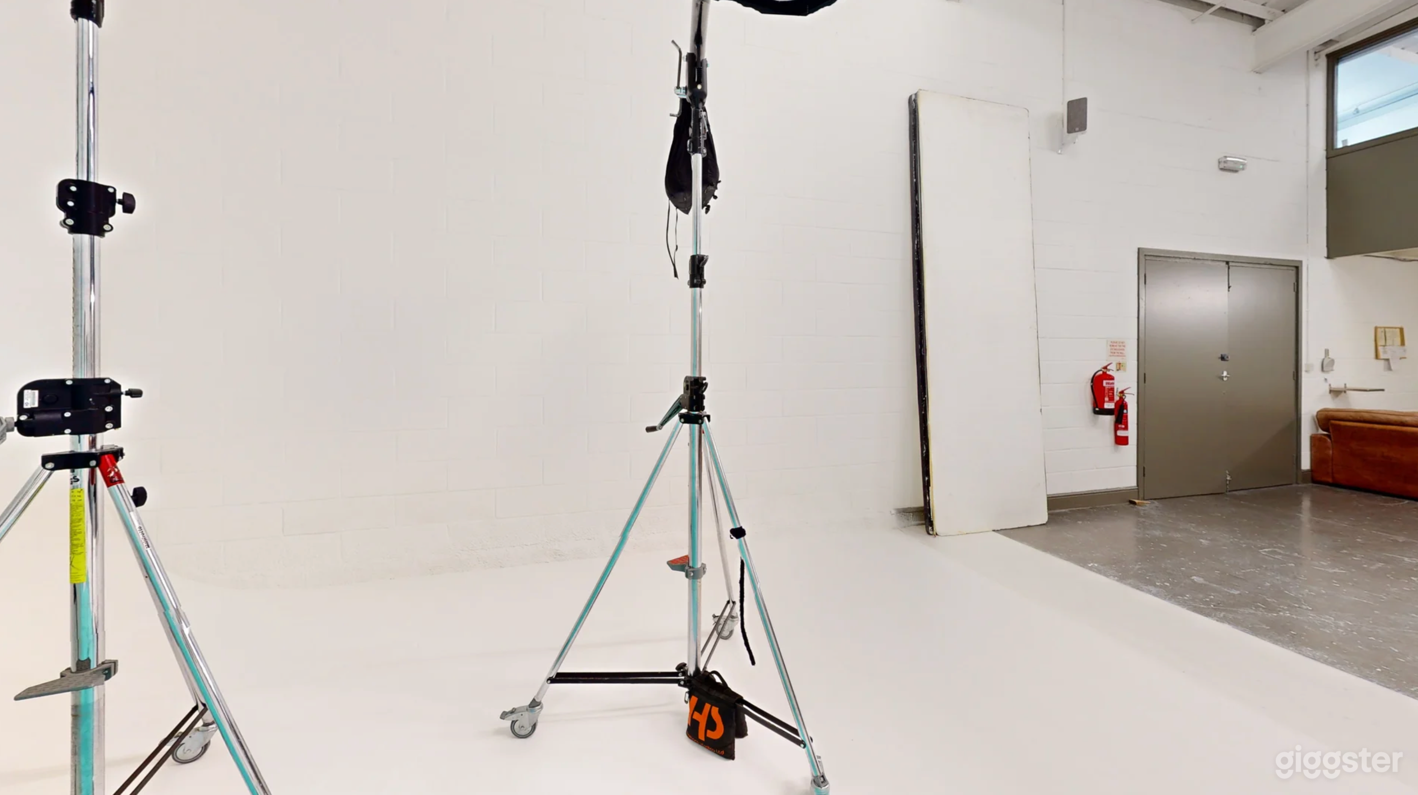 STUDIO 2 White Cove Mezzanine Photo 4