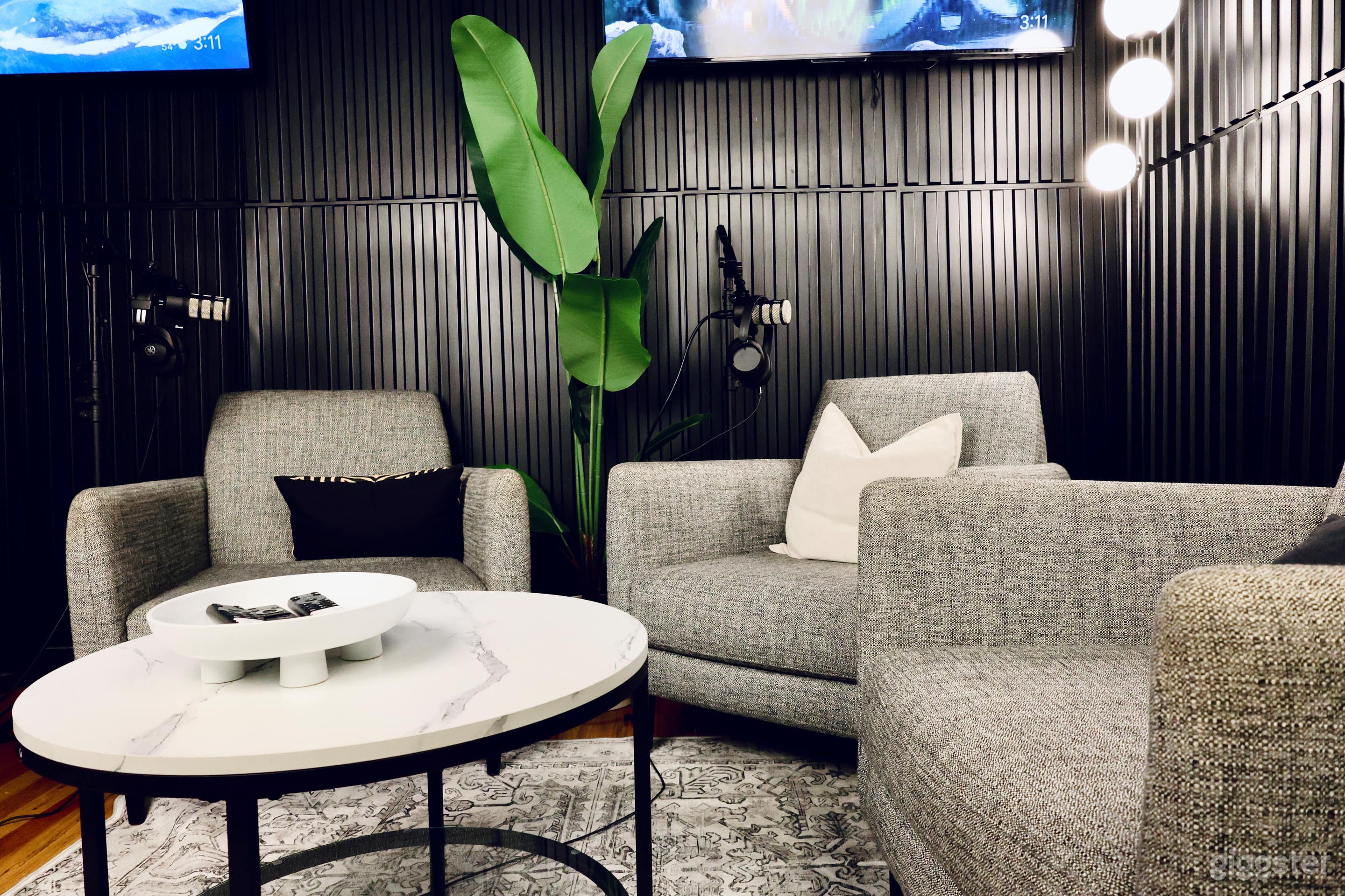 Podcast Studio Photo 1