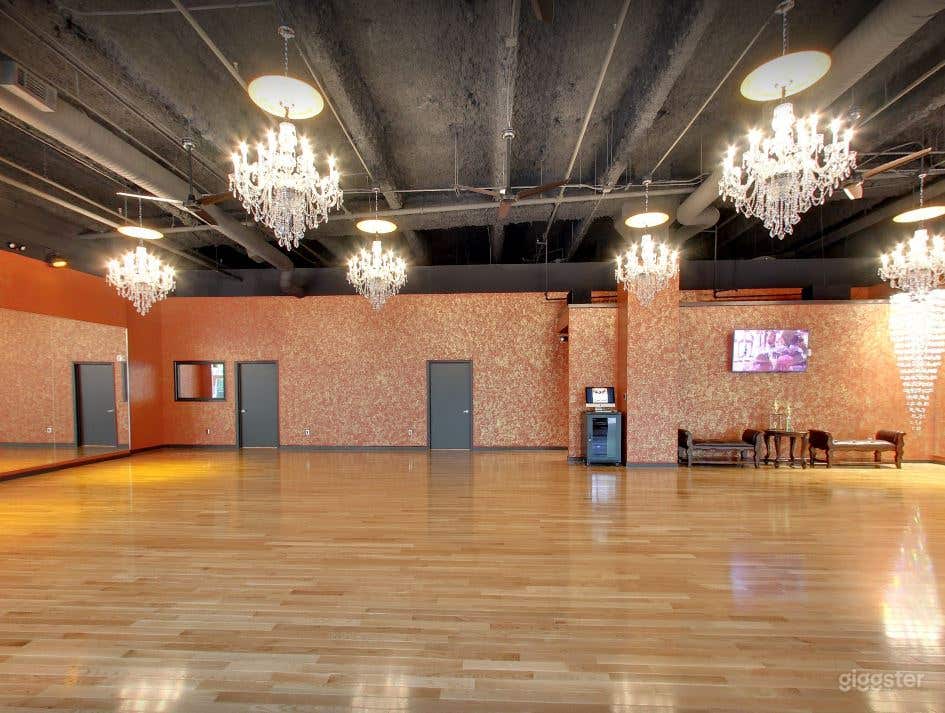 Beautiful and Classy Dance Studio in The Woodlands Photo 4