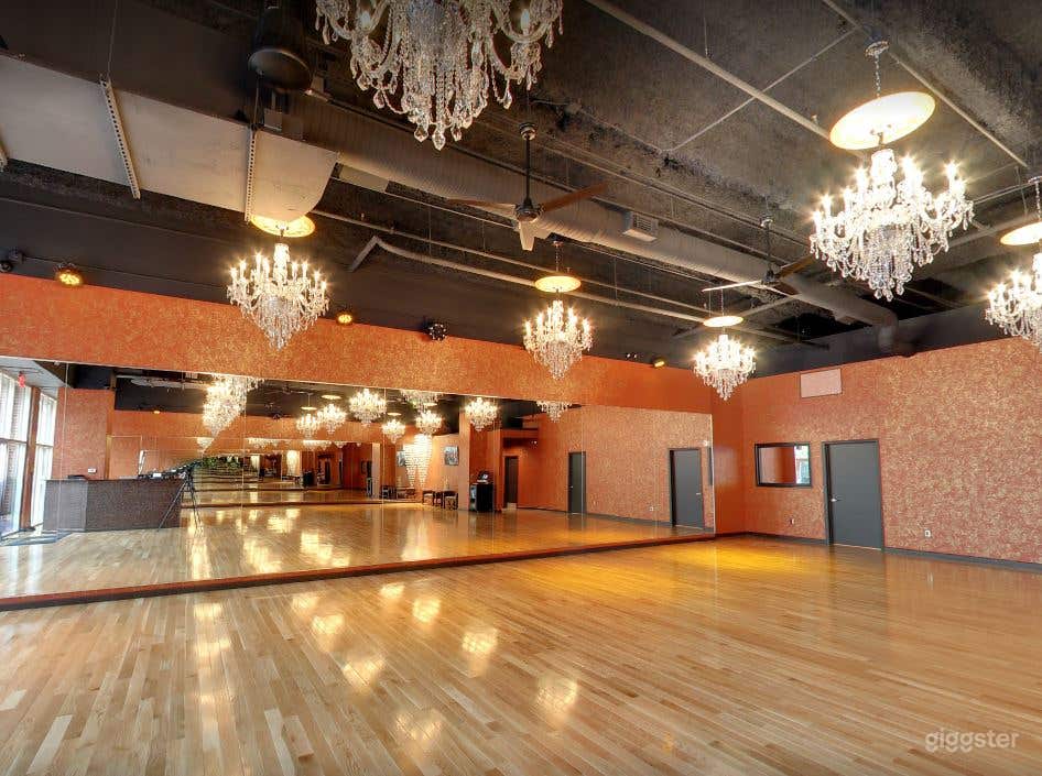 Beautiful and Classy Dance Studio in The Woodlands Photo 1