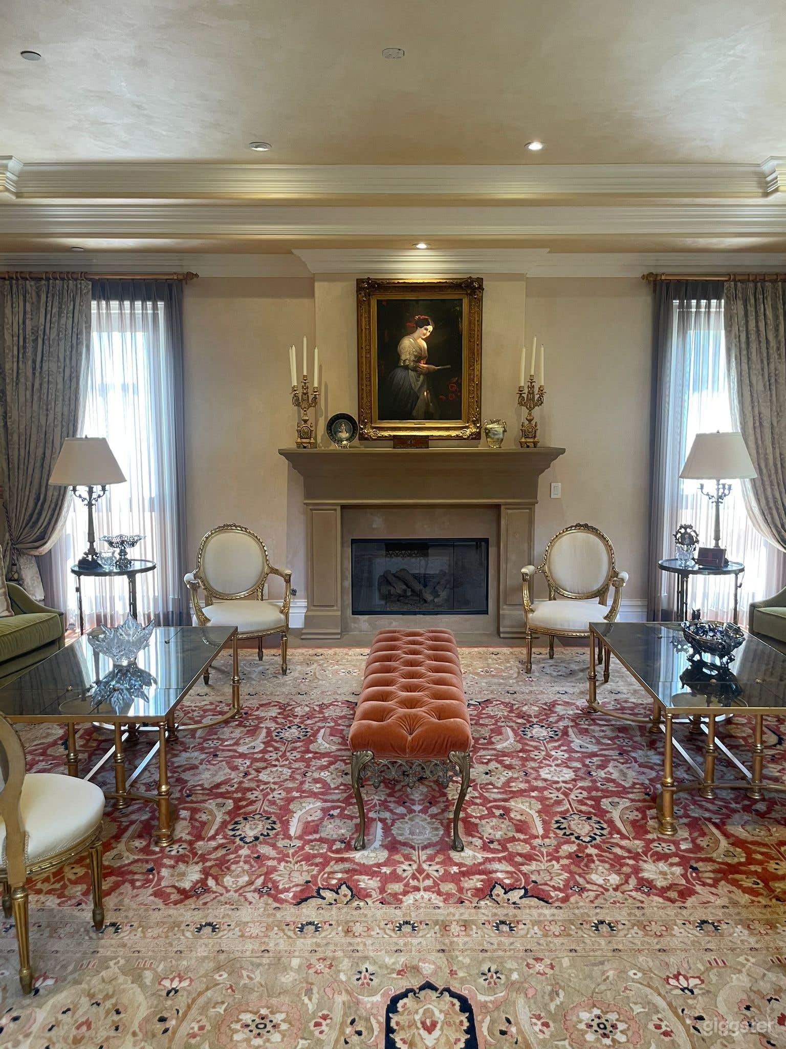 Luxurious Sitting Room