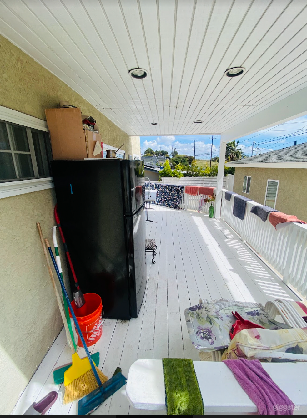 WEST LA EVENT SPACE: Lush Garden & Kitchenette Photo 2