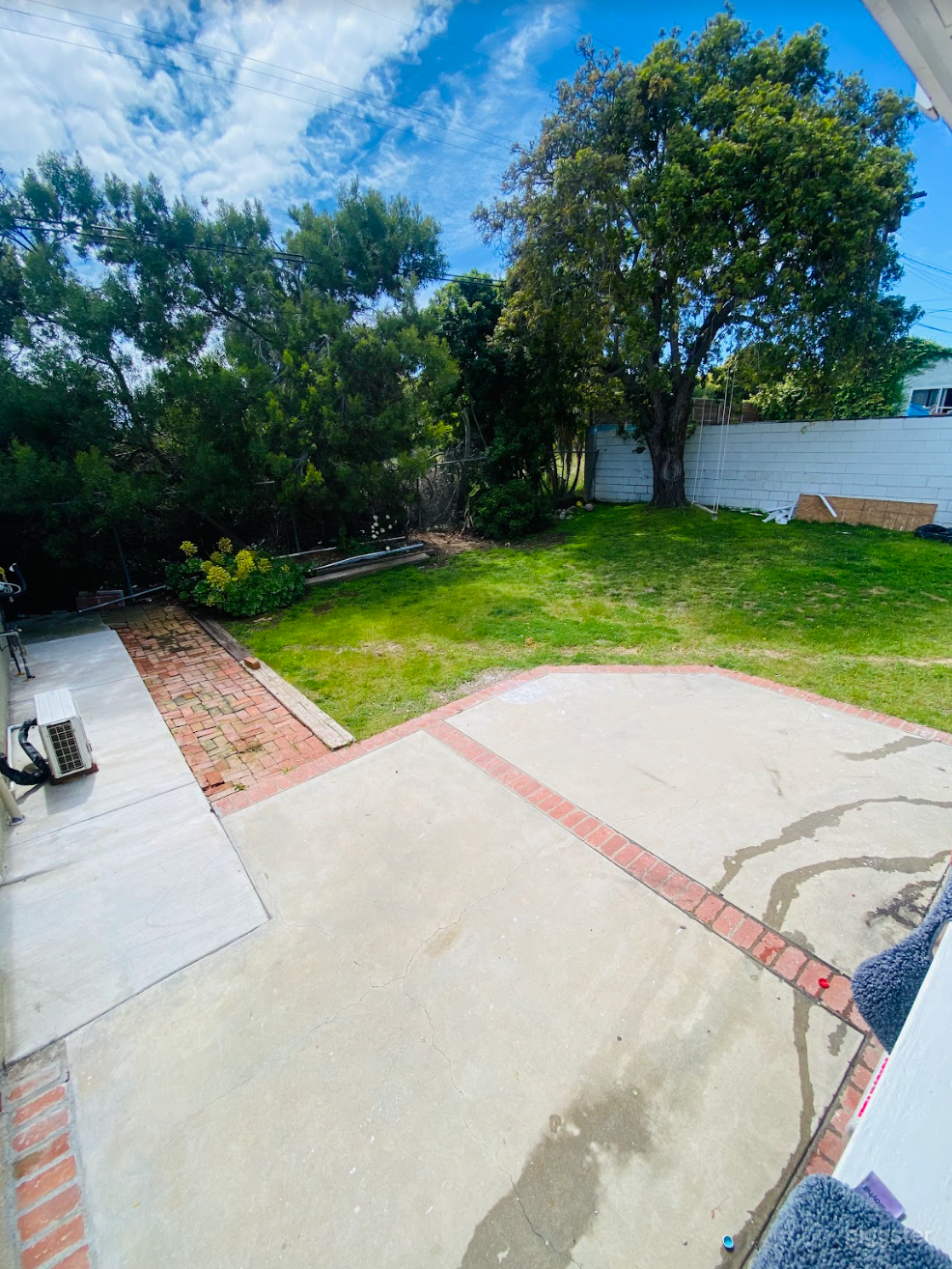 WEST LA EVENT SPACE: Lush Garden & Kitchenette Photo 1