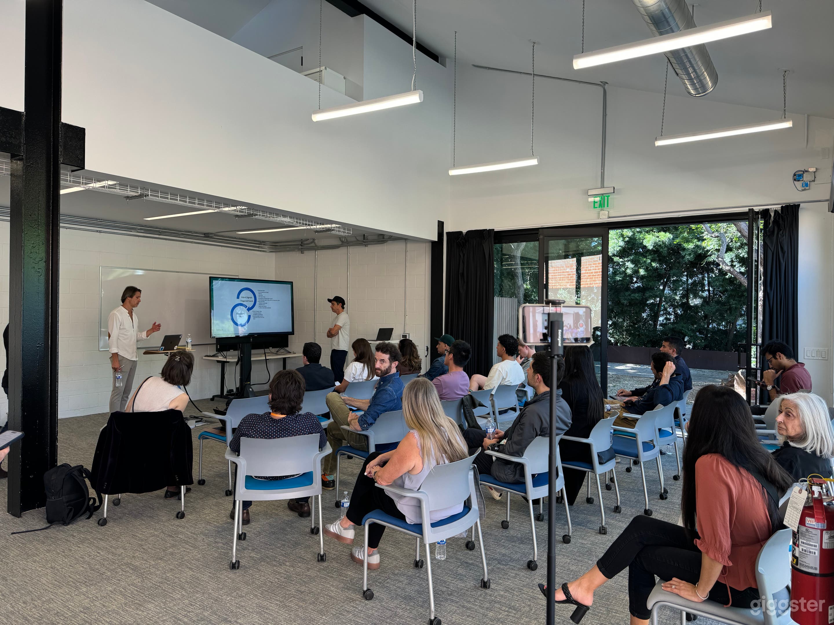 Indoor/Outdoor Event Lounge Photo 2