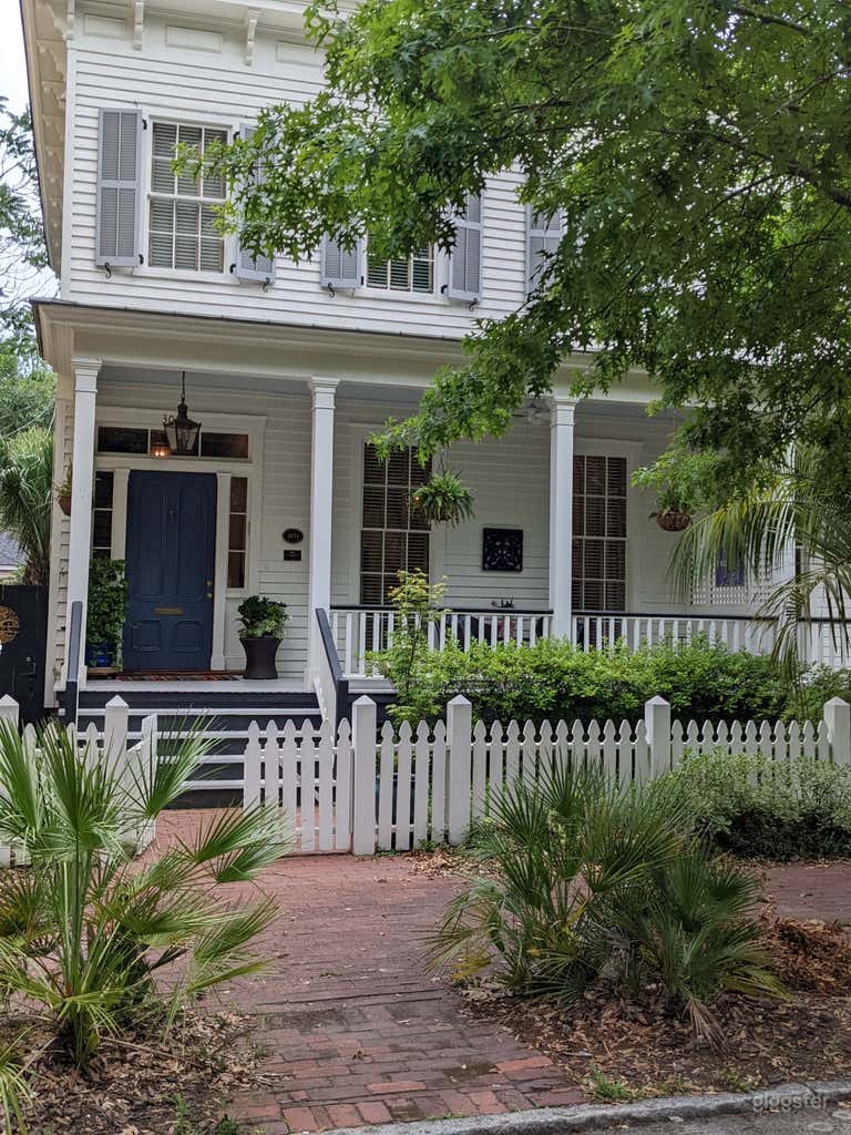  Victorian Home in Historic Savannah with modern touches 