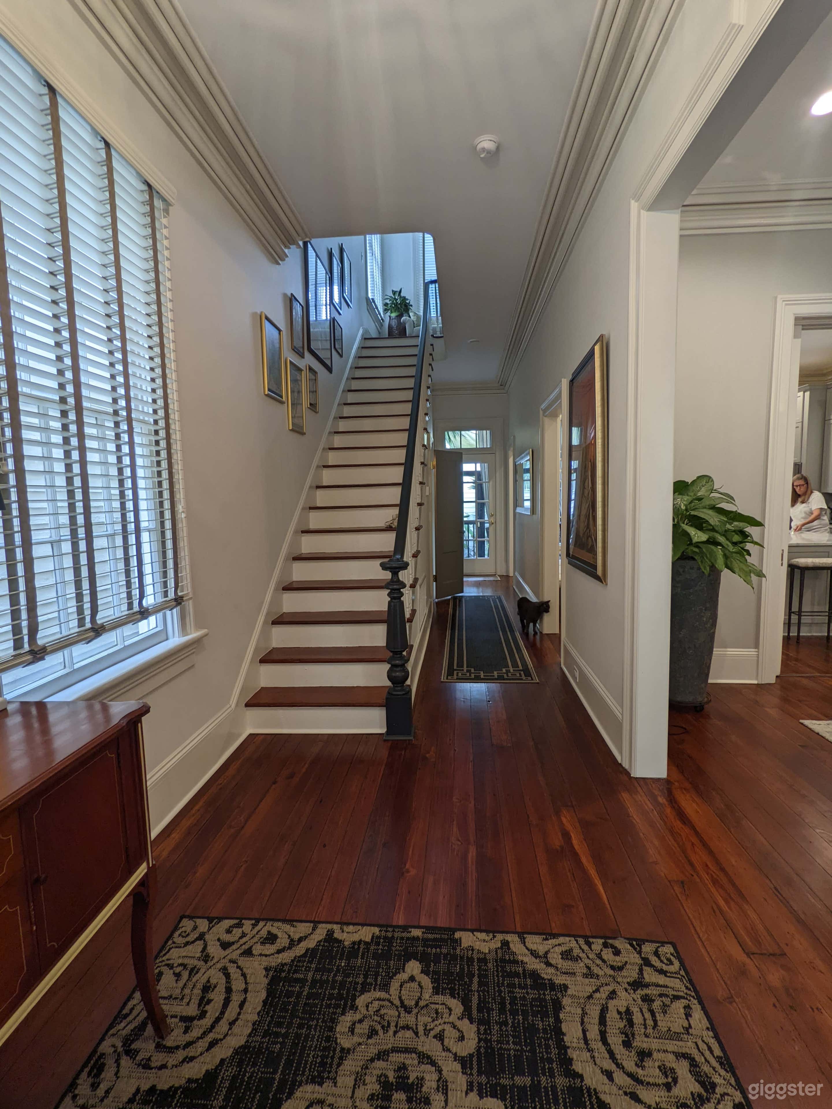 Victorian Home in Historic Savannah with modern touches Photo 4