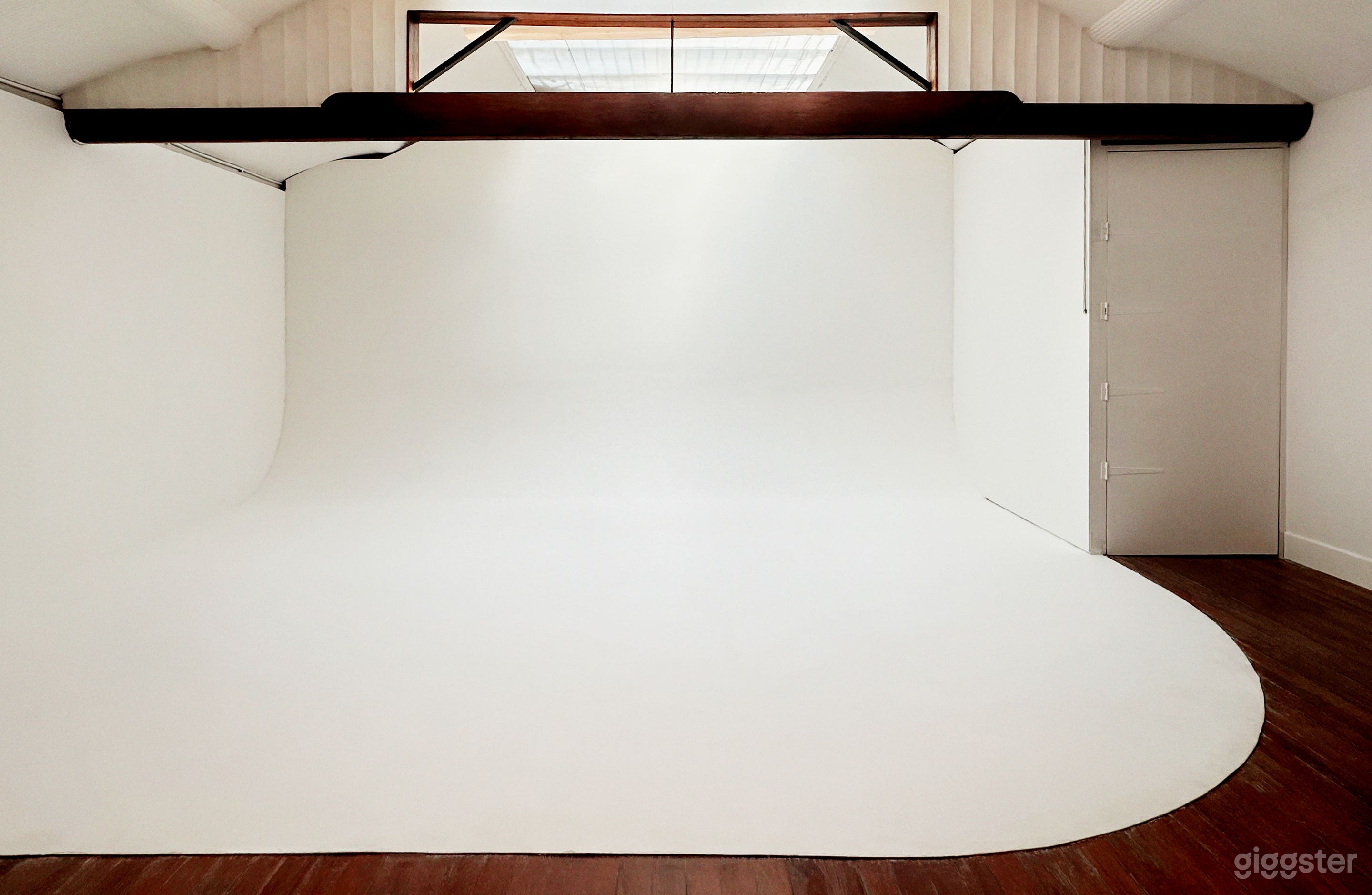 Photography Studio at the Heart of London Photo 3