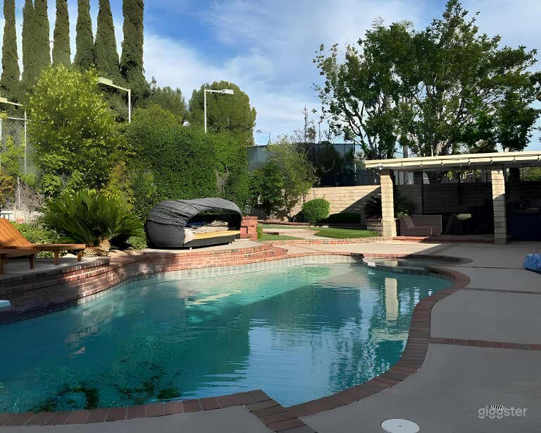  10ft Pool with Diving Board and Hot Tub 