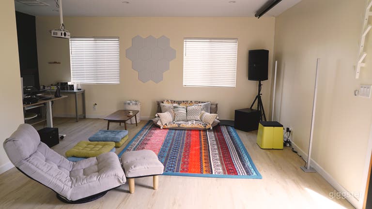  Simple and removable furniture 