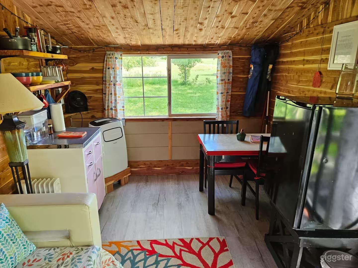 Cedar Bungalow Photo 2