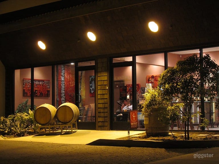  Restaurante interior y patio + bodega - Lugar para eventos 