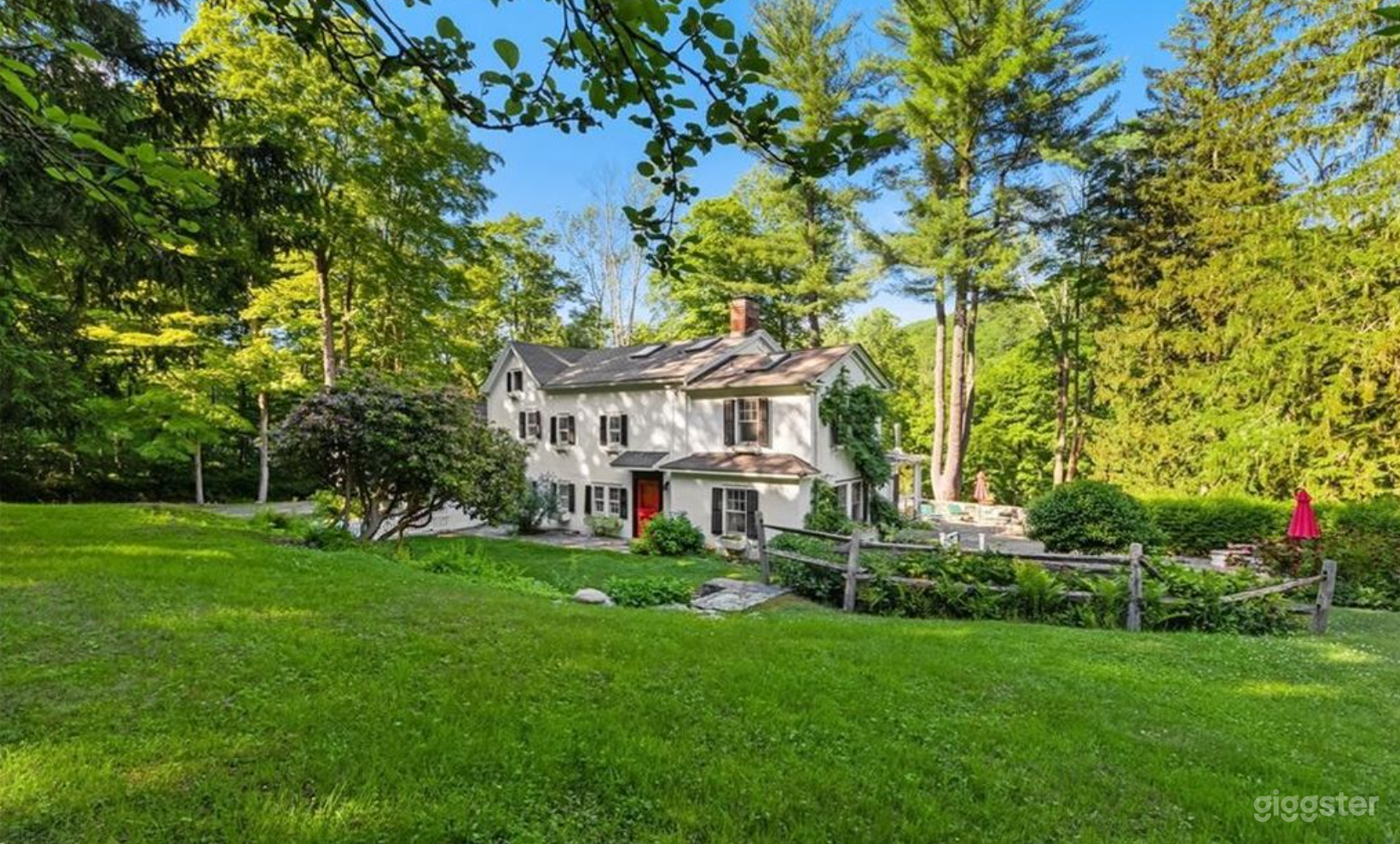 Farm House with Barn and Tennis Court Photo 1