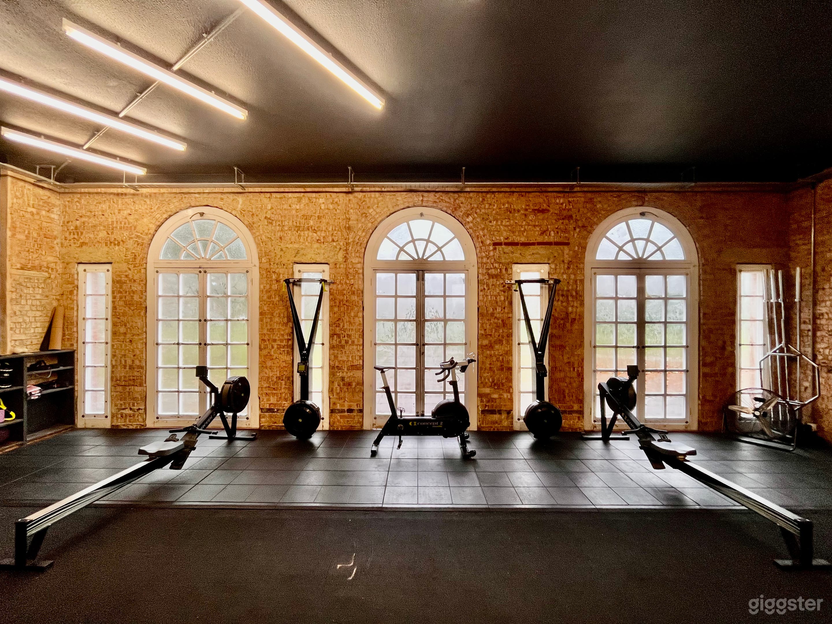 A Modern Twist To A Victorian Park Pavilion  Photo 2