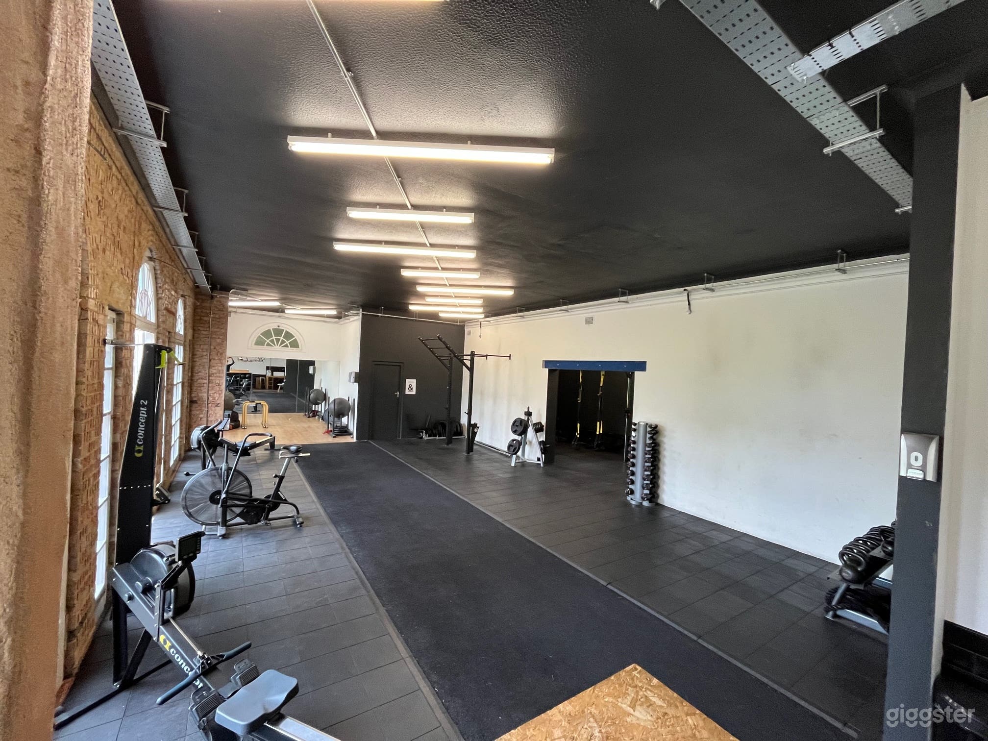 A Modern Twist To A Victorian Park Pavilion  Photo 4