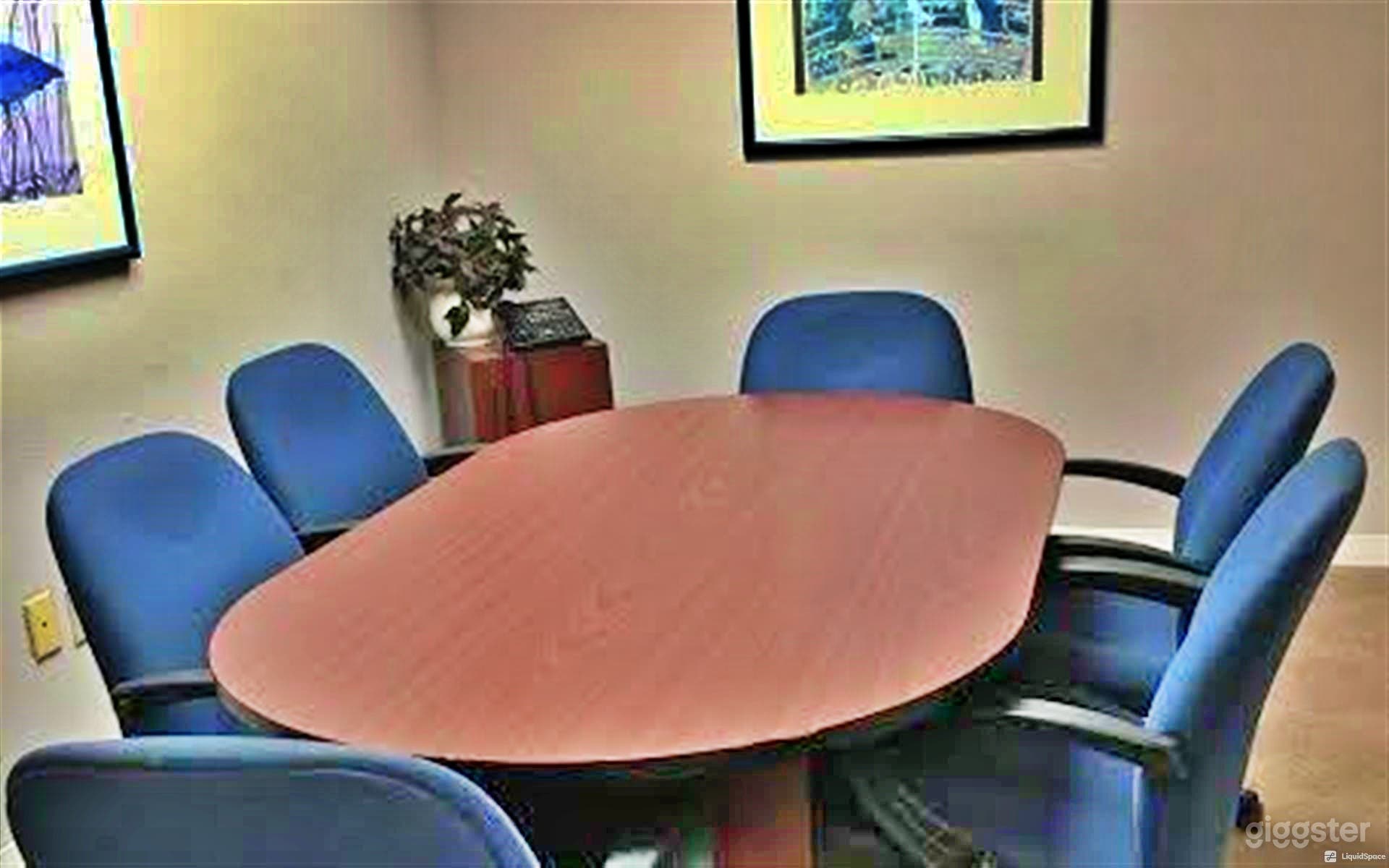 160 SQFT Conference/Meeting Room Photo 3