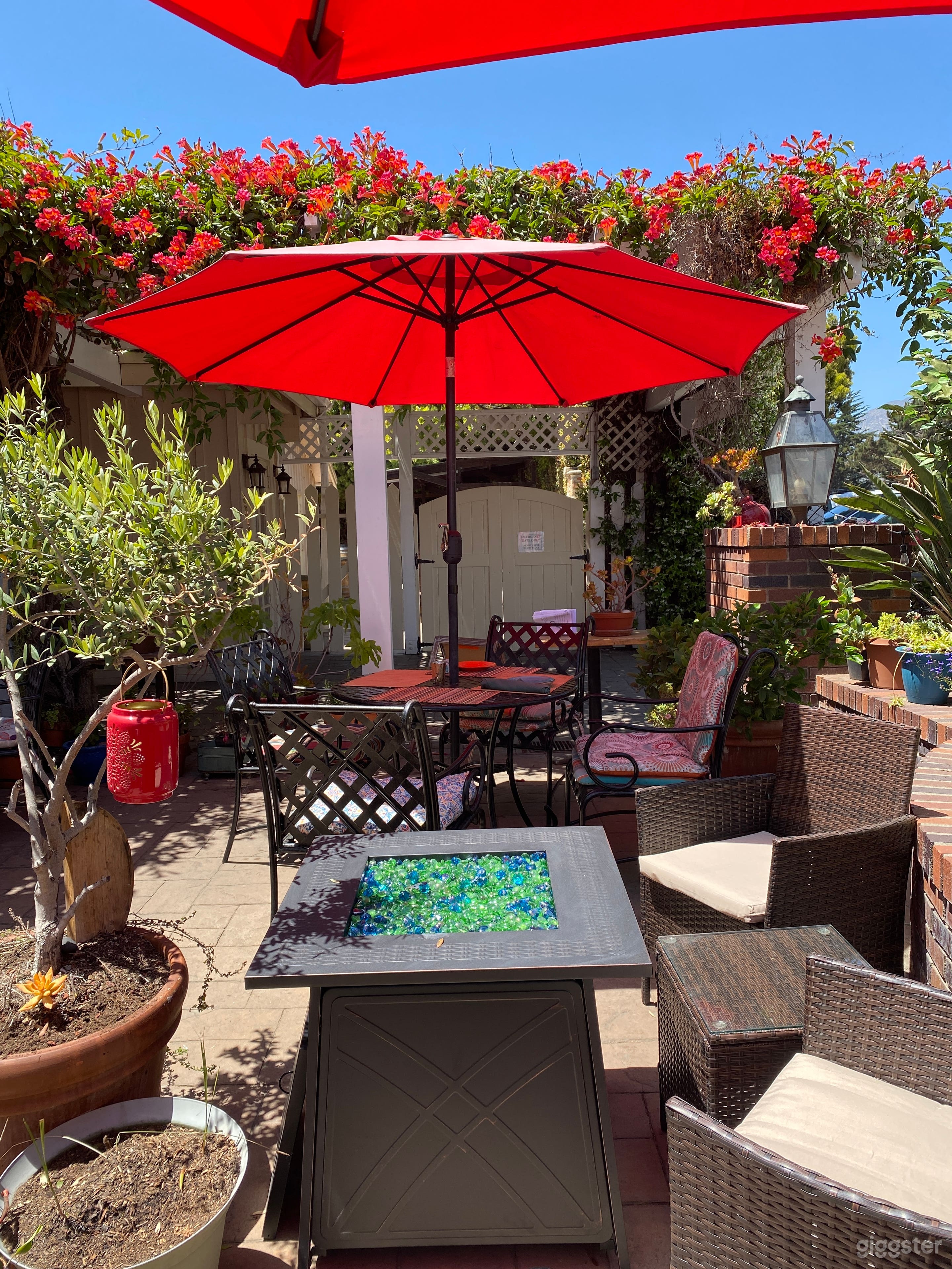 Vintage Decor by the Ocean Photo 4