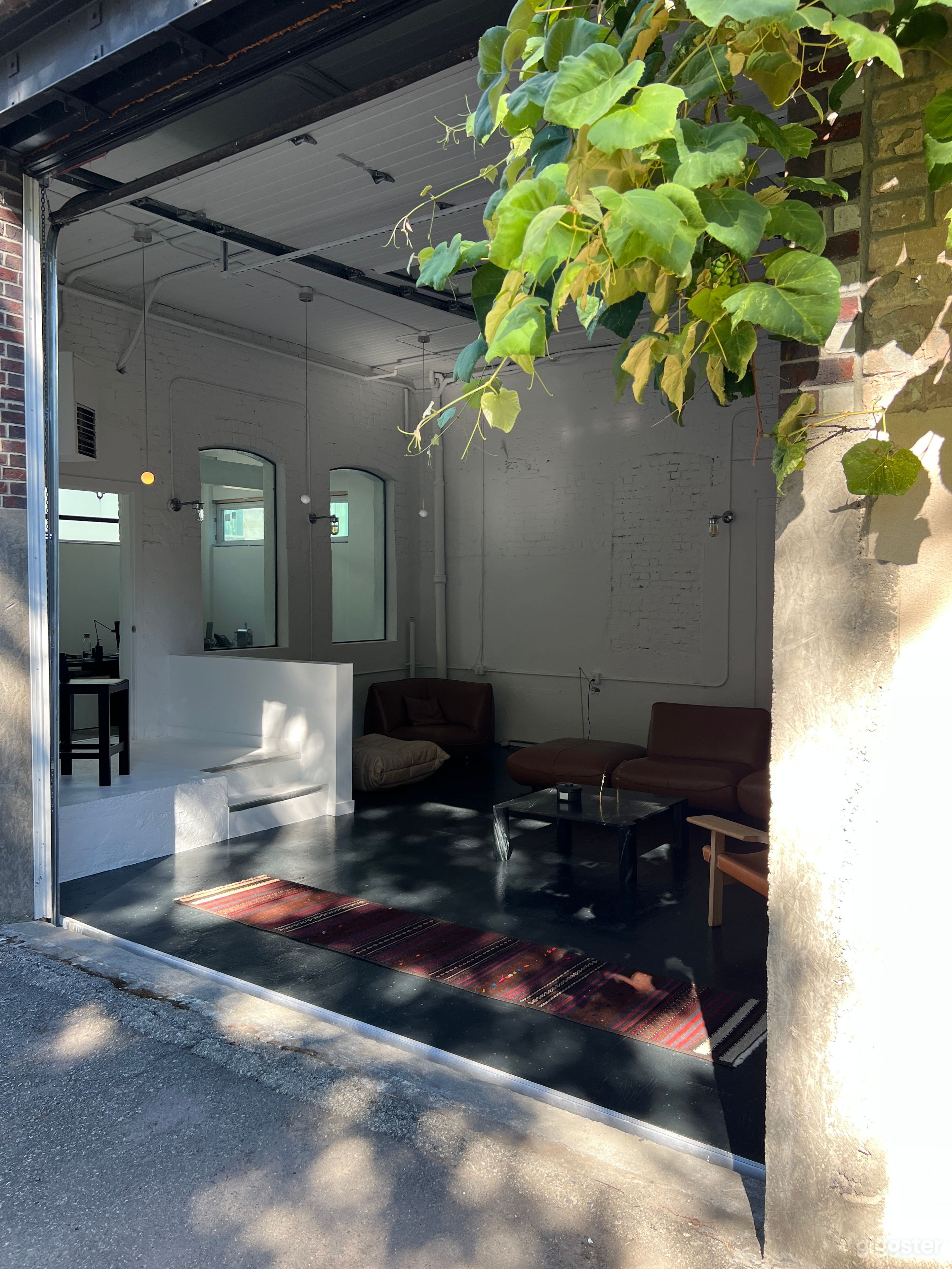 Minimalist Heritage Design Studio Photo 3